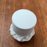 German mid-century white porcelain box with lid and shell motif by Kaiser, 1960s.