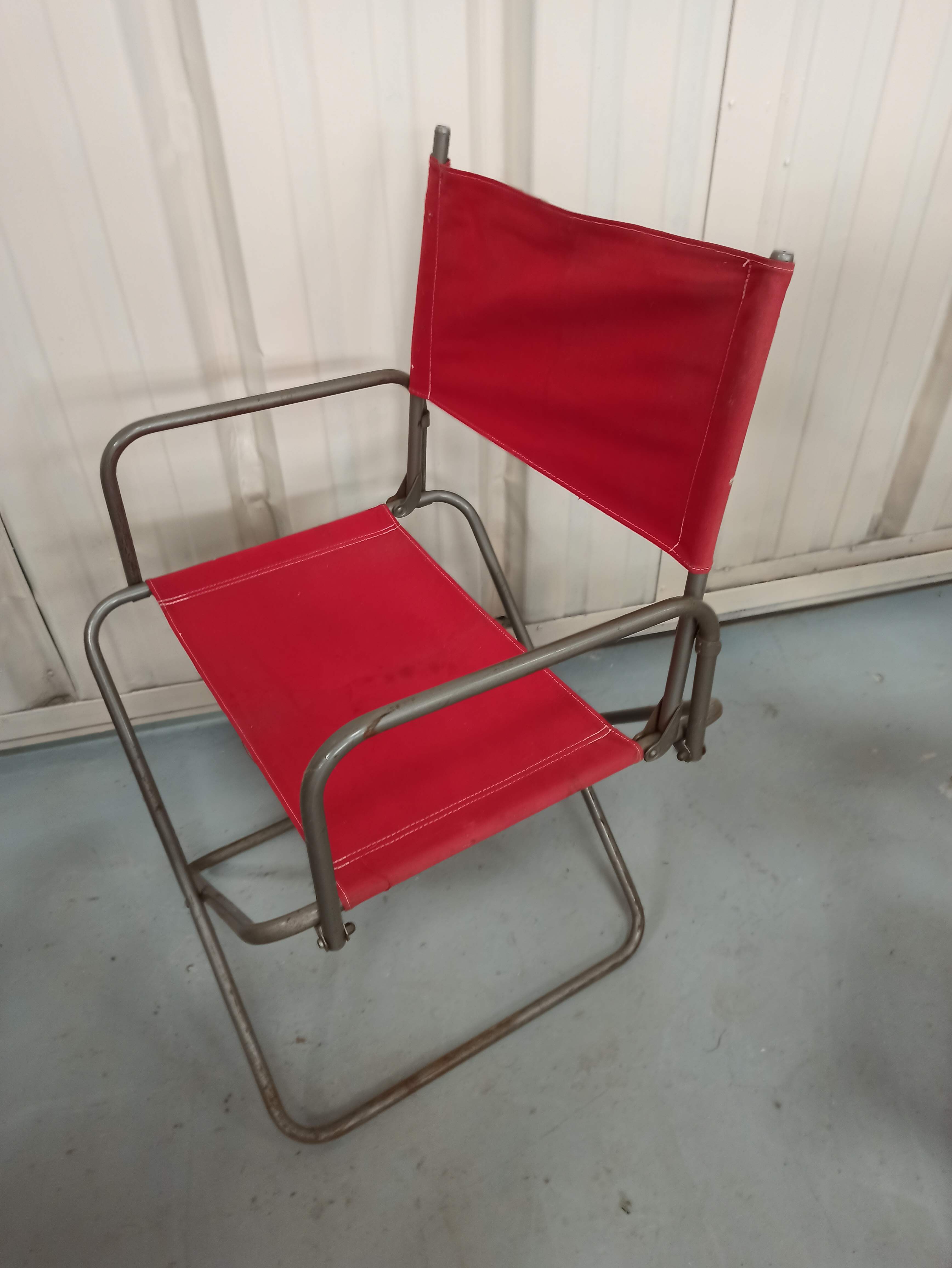 Lot 4 Renolux camping armchairs folding iron and red fabric