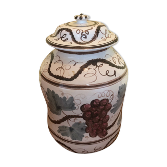 Apothecary pot