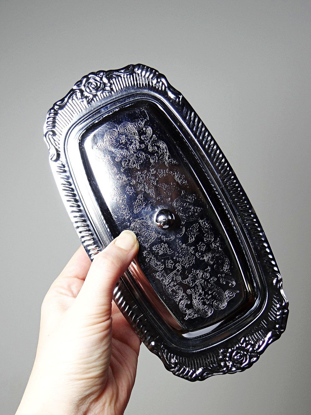 Silver-plated/inox vintage butter dish from the 1960s-1980s in Rococo style.