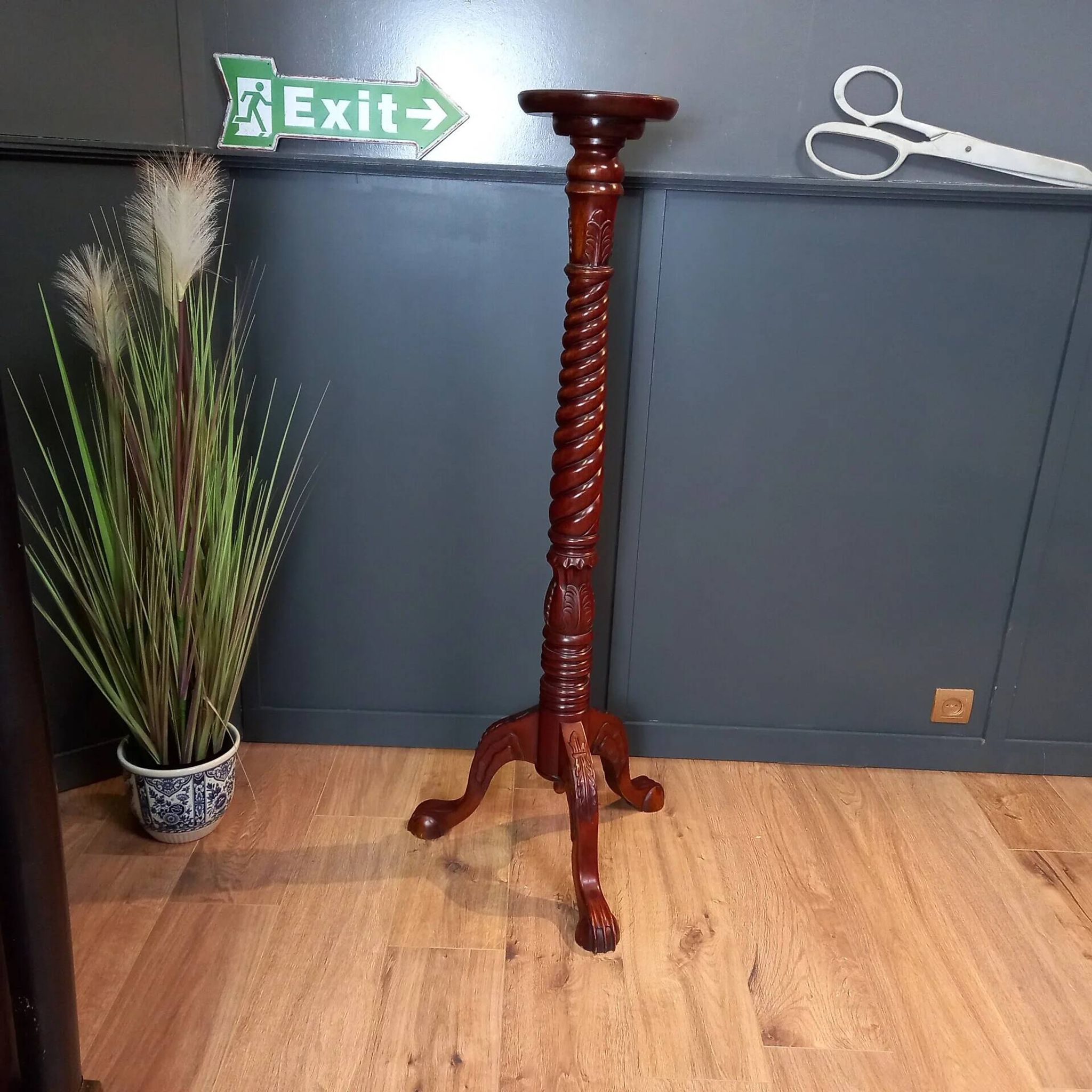 Antique Victorian pedestal