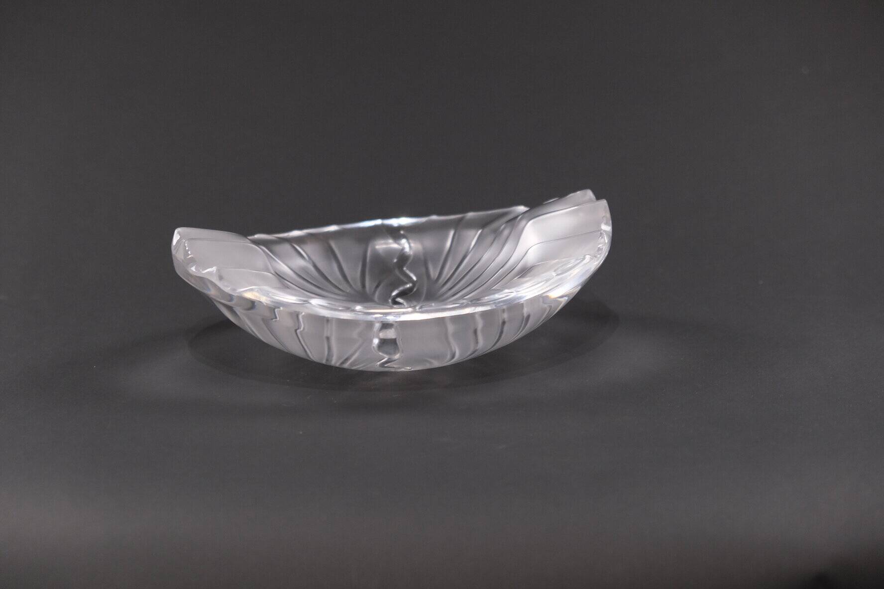 Molded-pressed crystal pocket emptier from lalique france