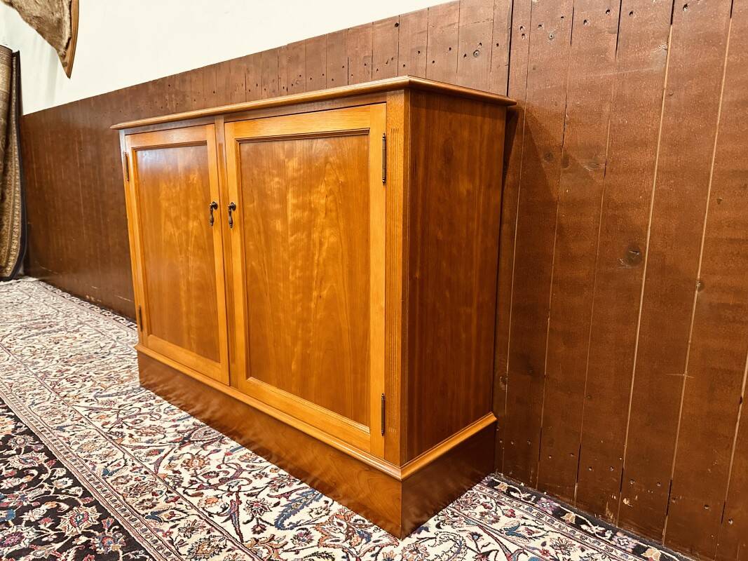 Classic English Sideboard Office Cabinet cupboard