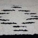 Tapis en laine handmade 146x68cm