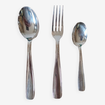 Trio of silver metal cutlery