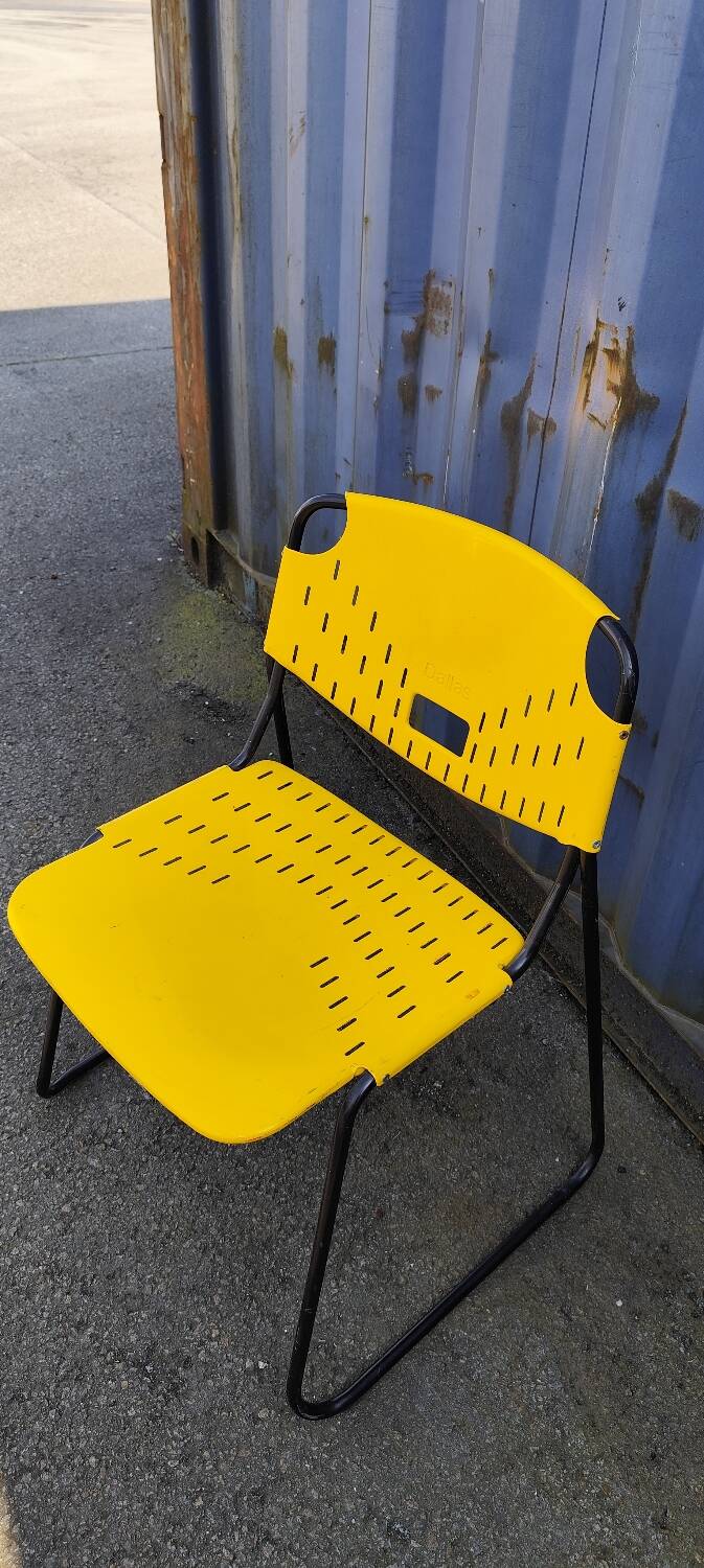 Dallas chair, design Paolo Favaretto for Kinetics