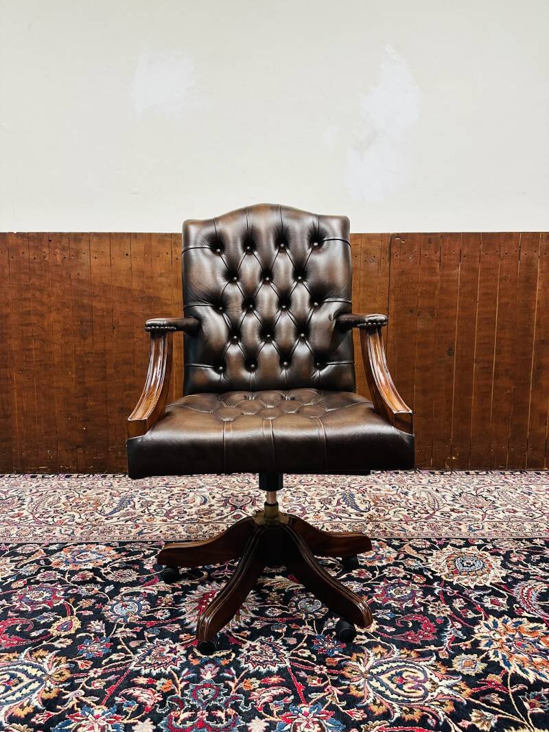 Chaise de bureau Chestfield anglaise marron