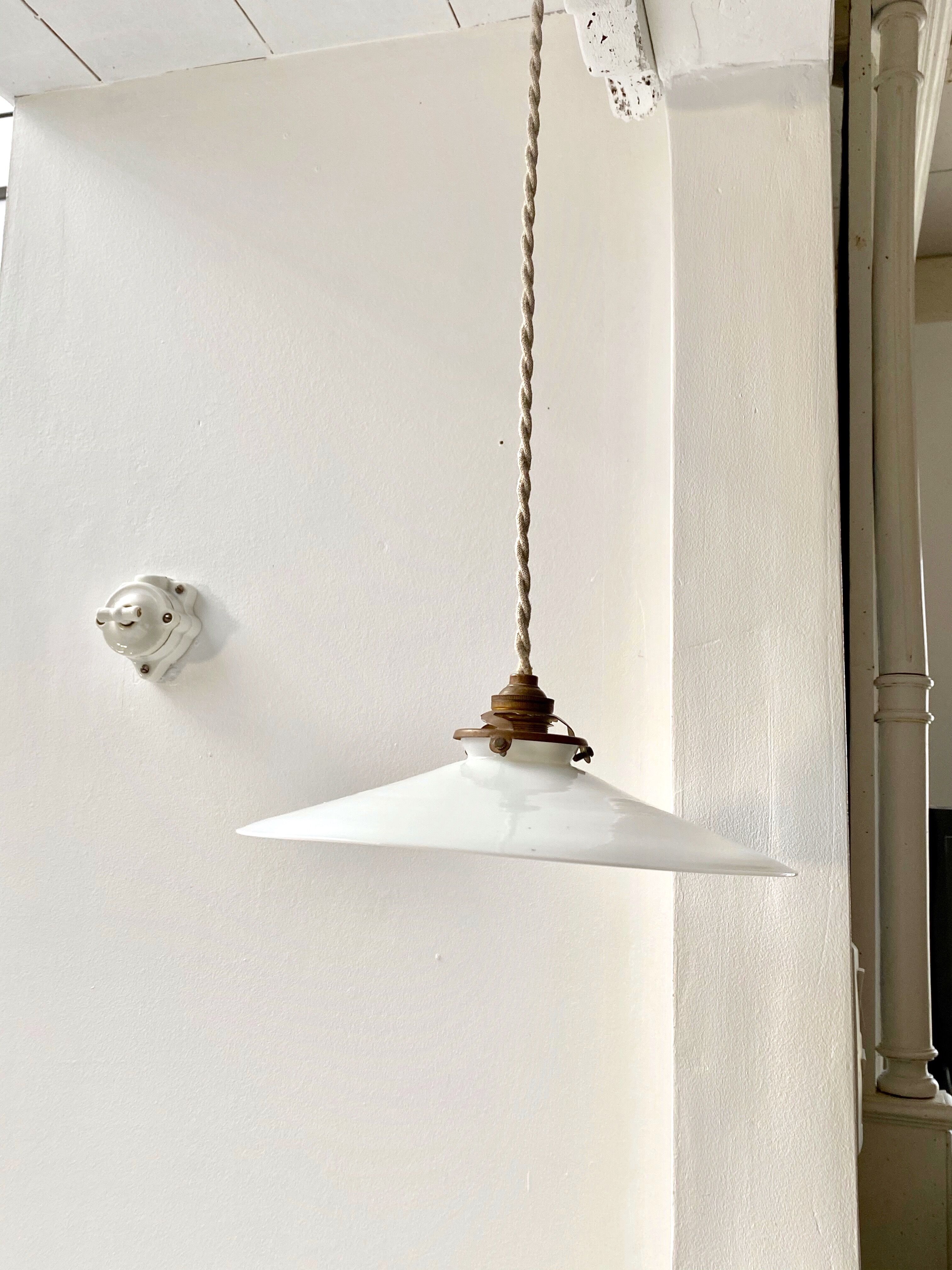 Former opaline suspension