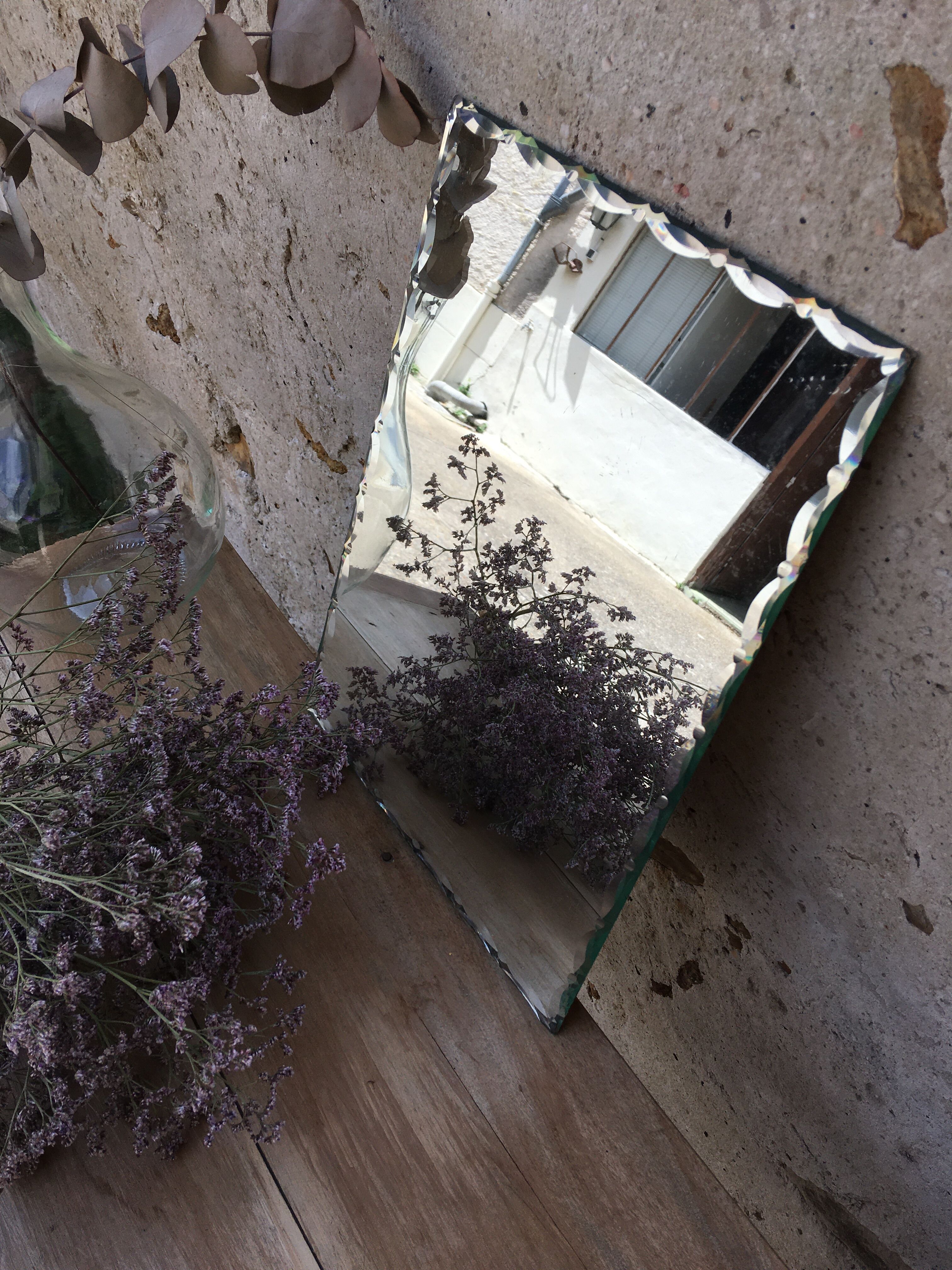 Beveled mirror