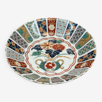 Colorful patterned plate (B)