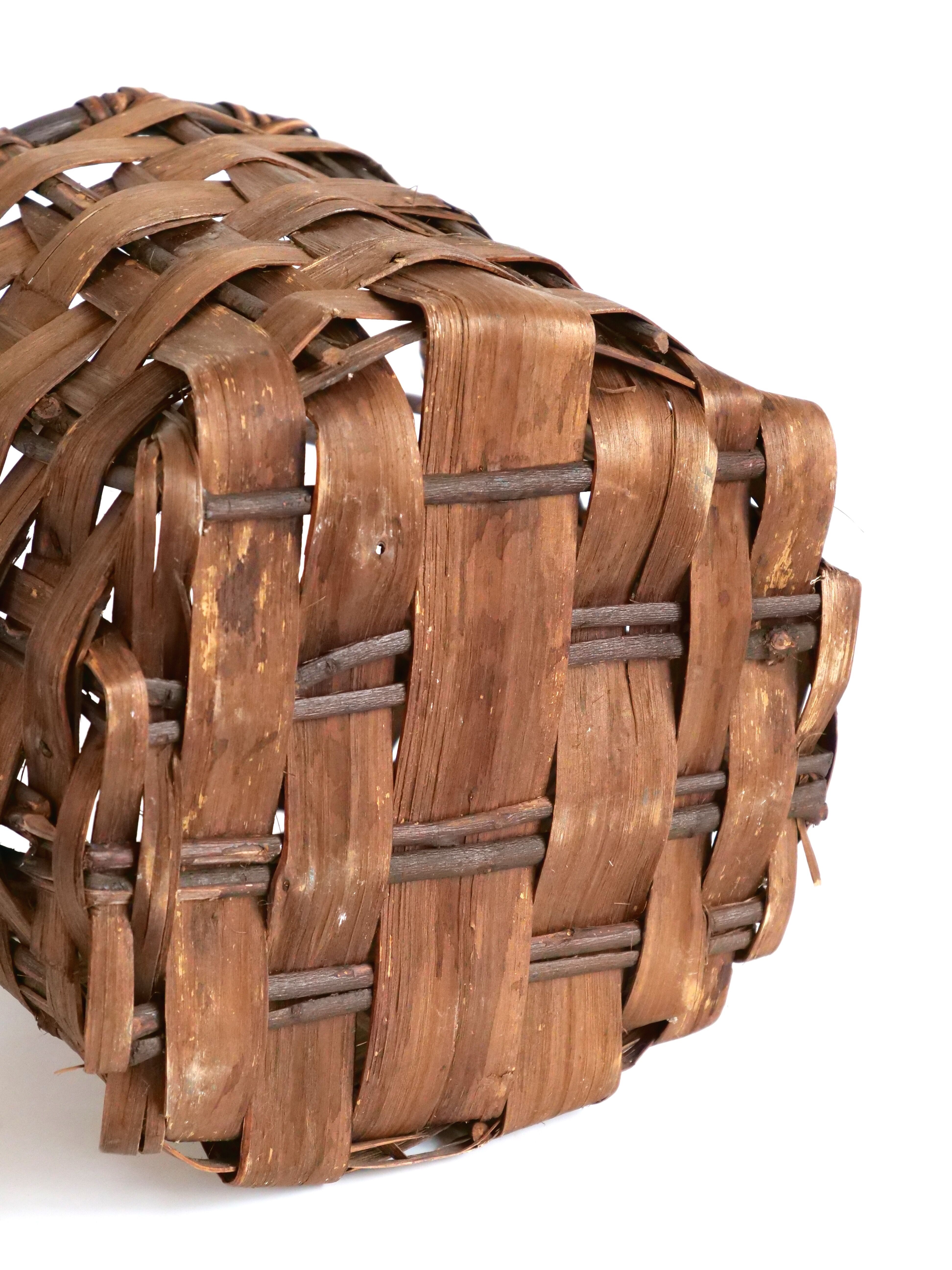 Brutalist basket in bark