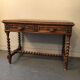 Bureau en bois sculpté