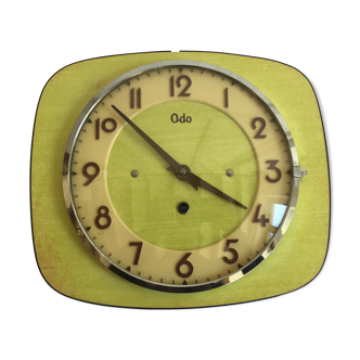 Yellow formica clock pendule