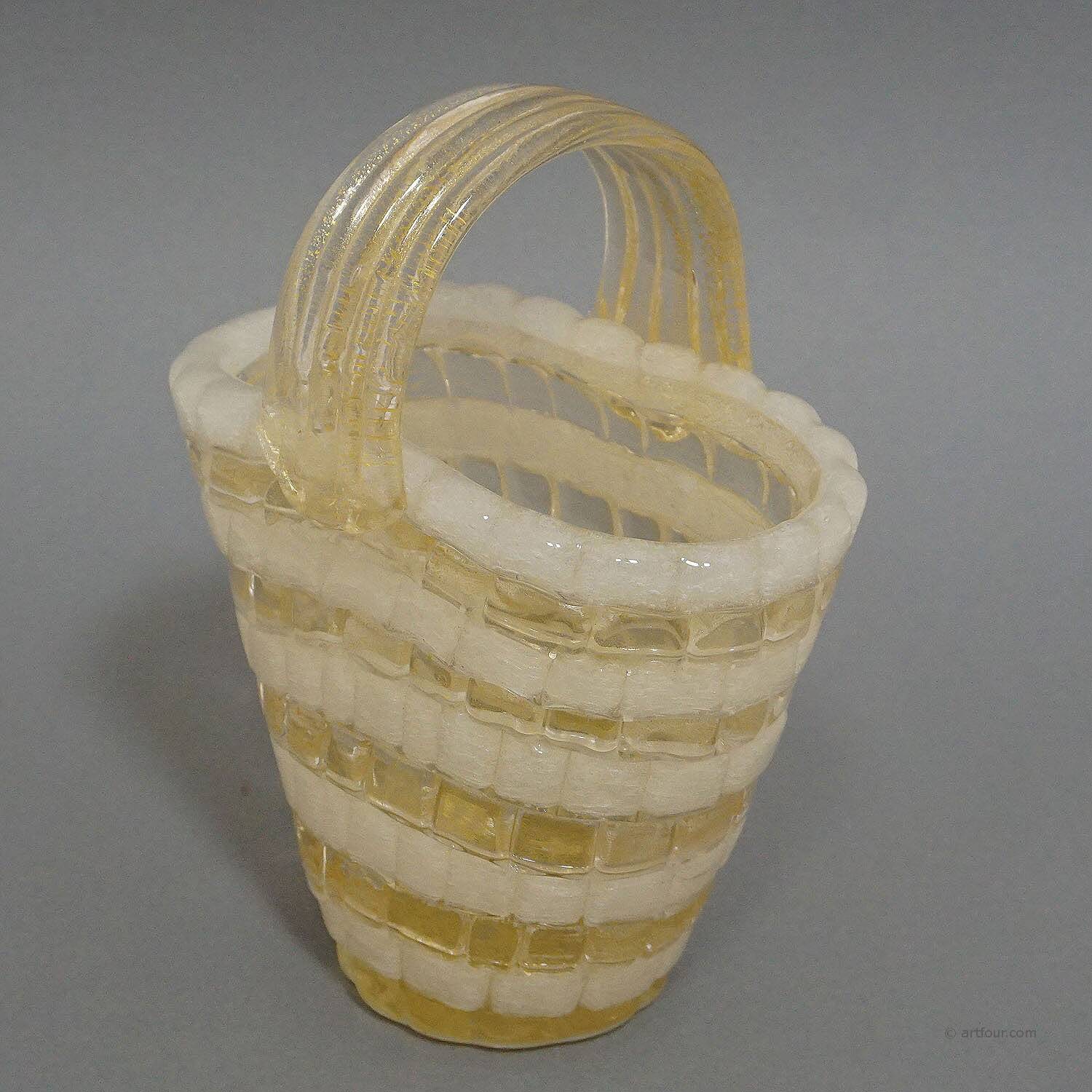 Glass basket attributed to Ercole Barovier for Barovier & Toso around the 1940s.