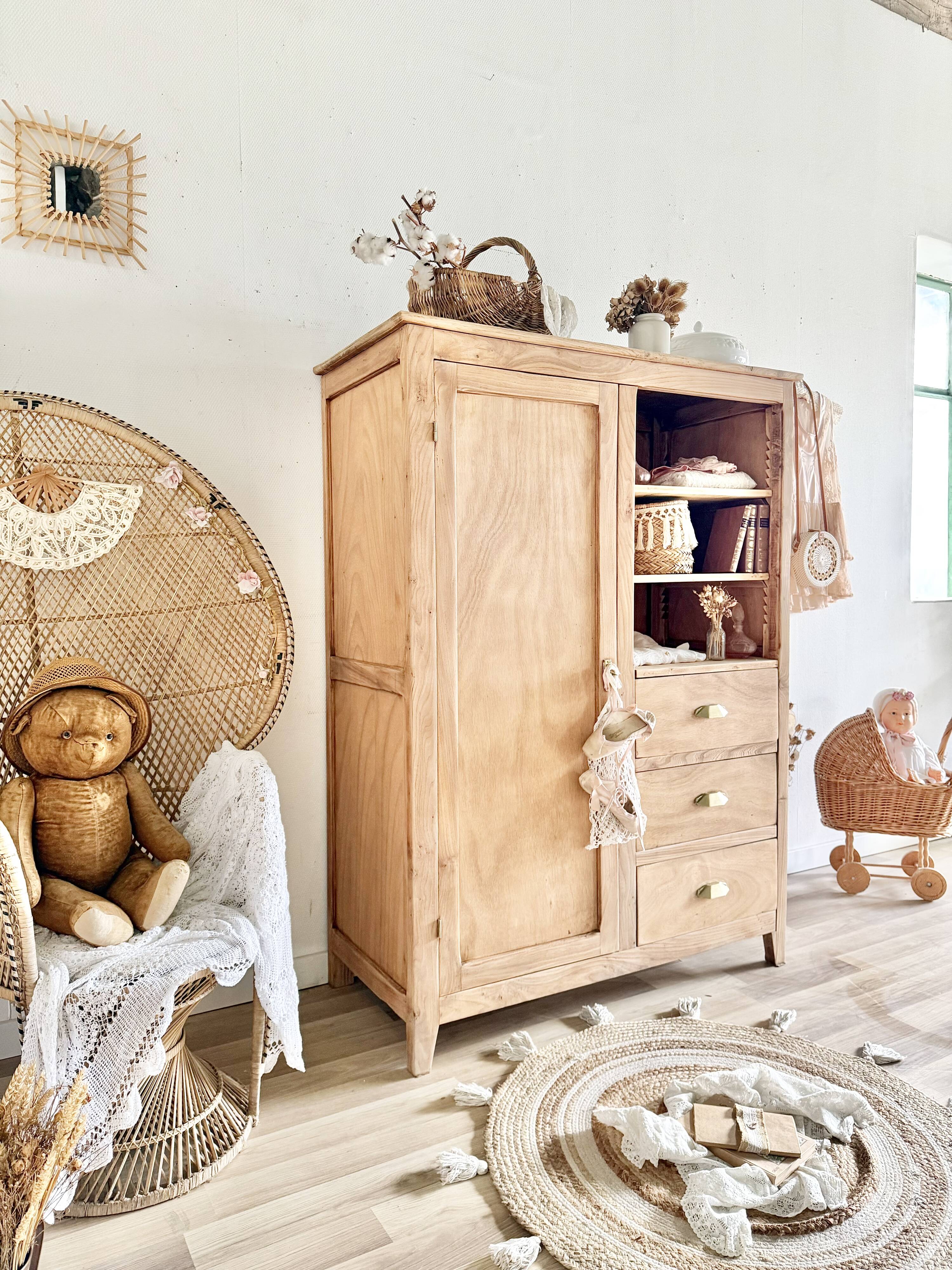 Asymmetrical Parisian wardrobe