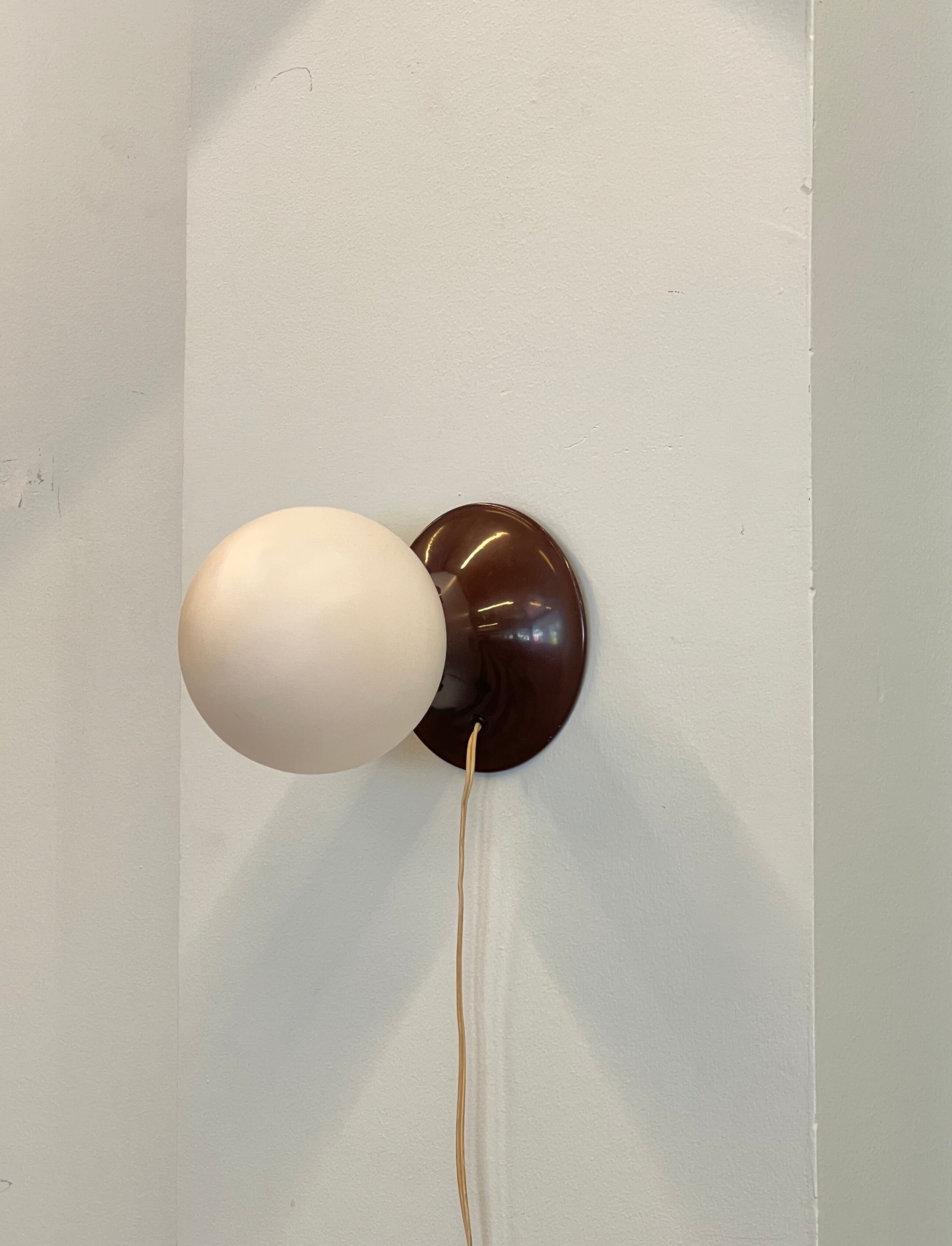 Wall lamp or table lamp in opaline glass and metal, 70s