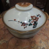 Round sandstone tureen with spout