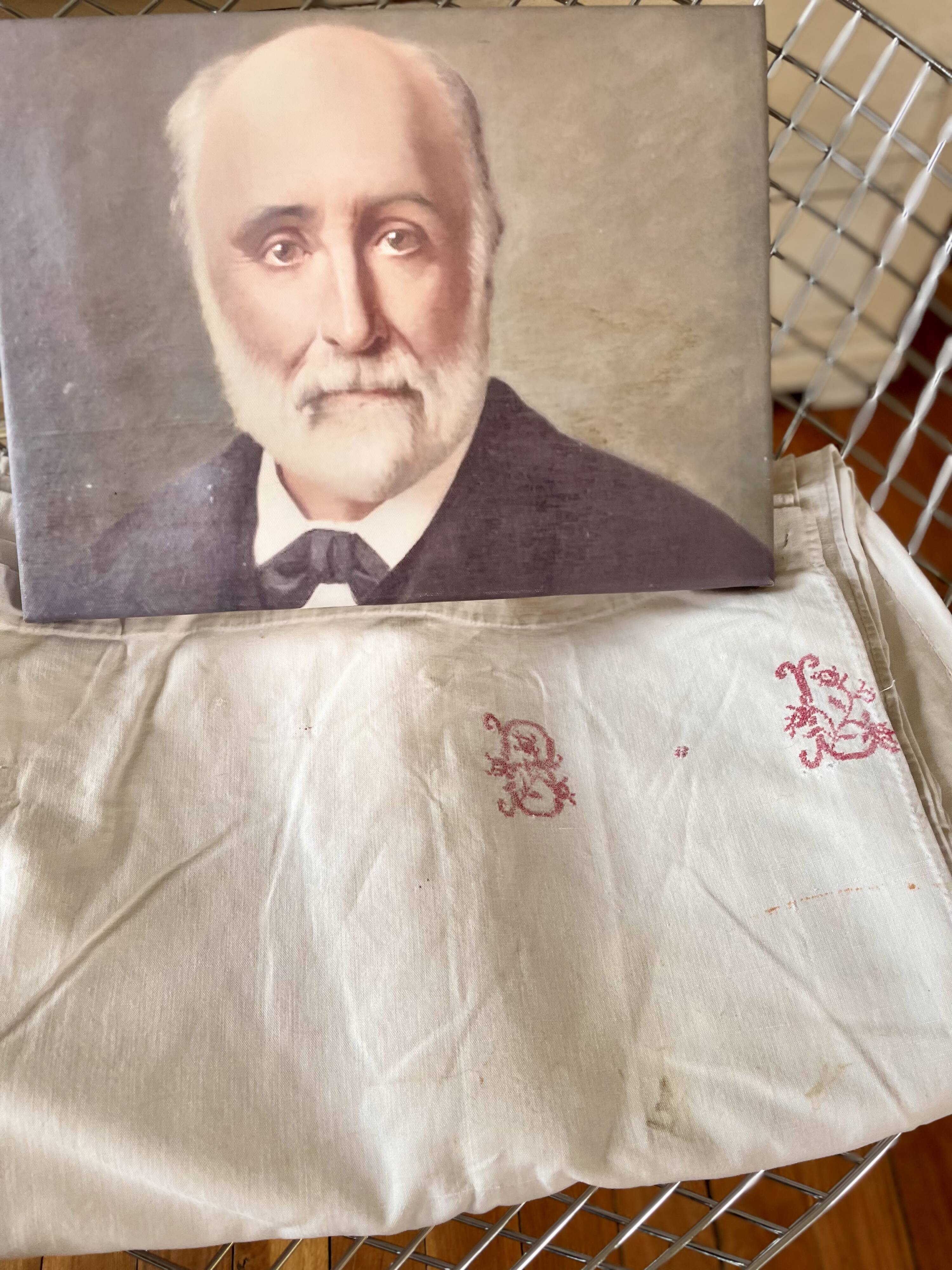 Antique sheet in embroidered hemp linen