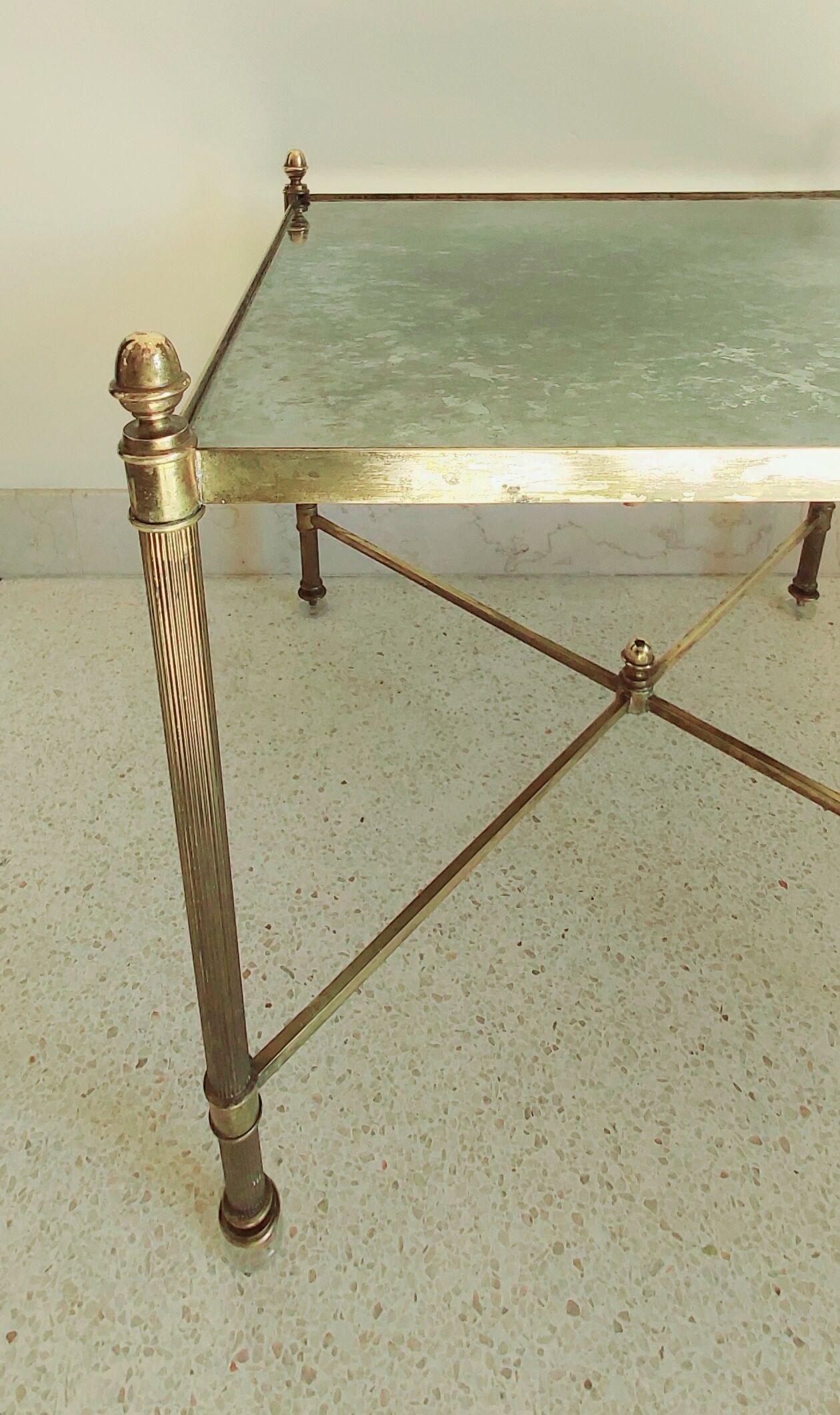 Table basse néoclassique 1960 laiton doré