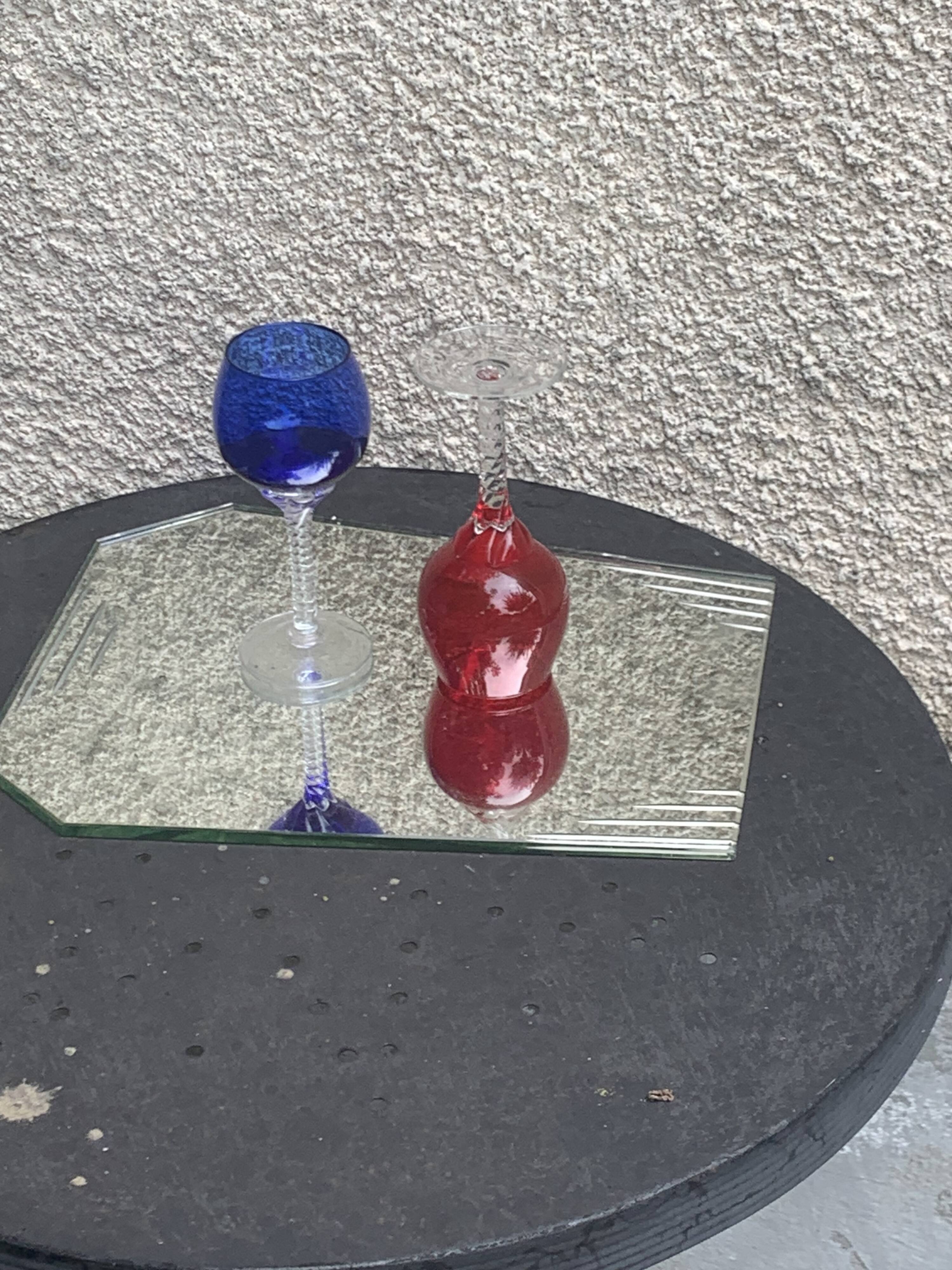 Set of 9 colored port glasses, 5 tulip-shaped and 4 balloons