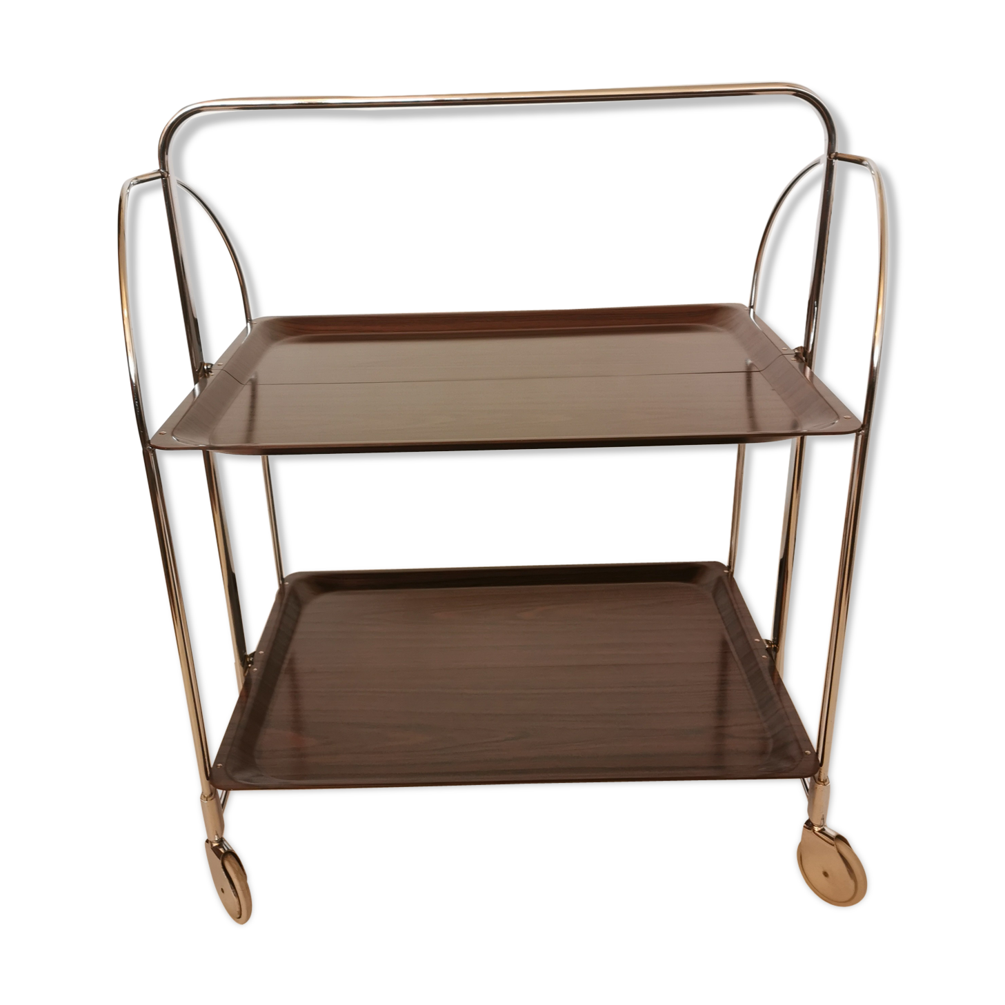 Rolling dessert, trolley says 'dinett'