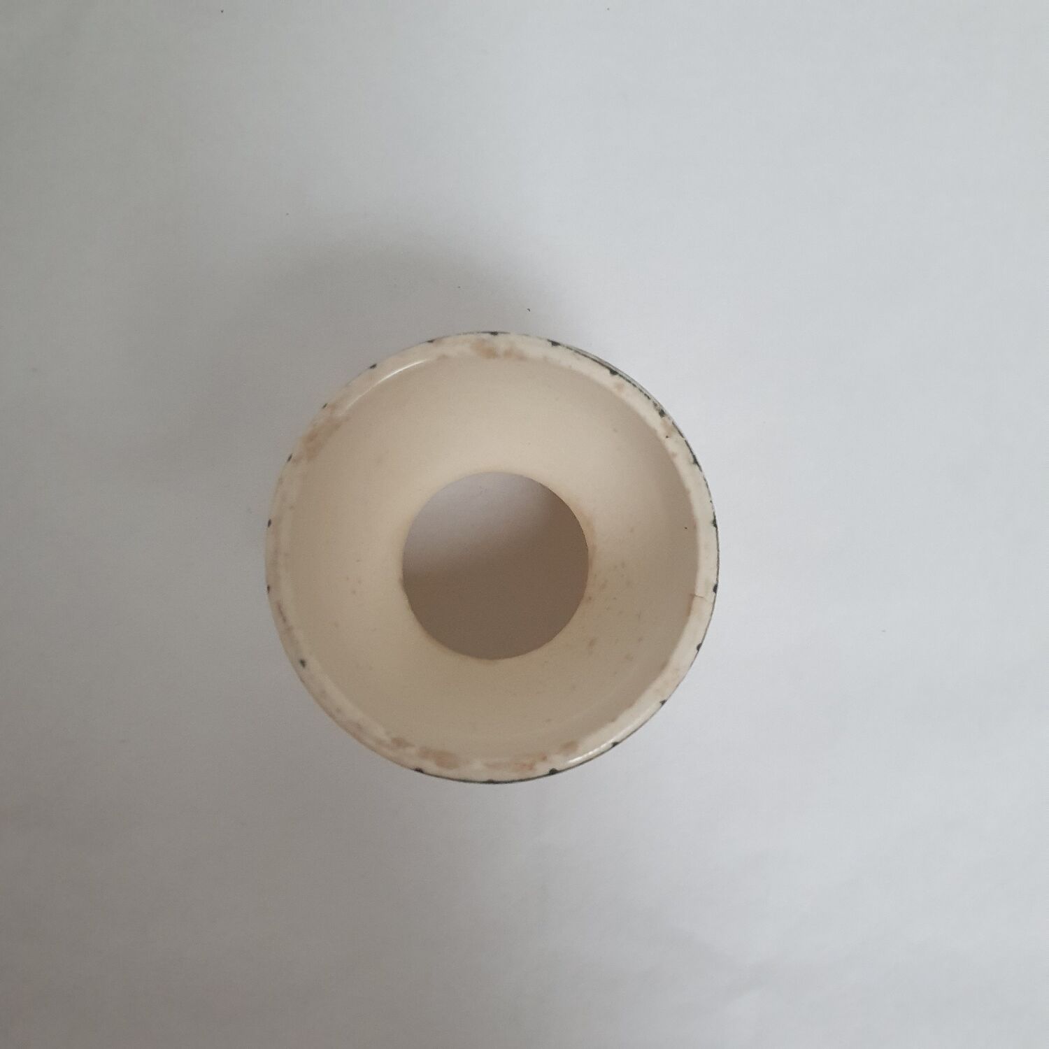 Devil's egg cup, iron earth