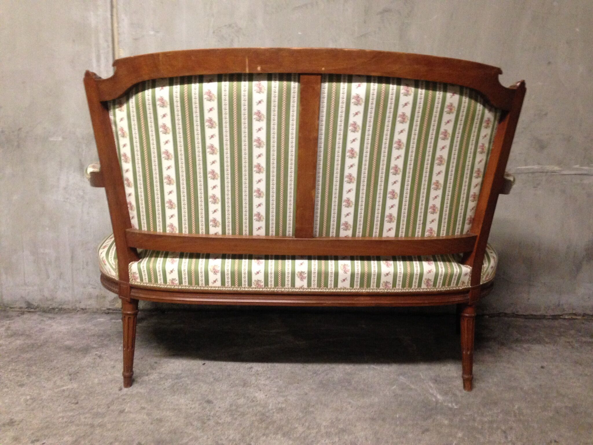 Salon Louis XVI sofa and pair of cabriolets