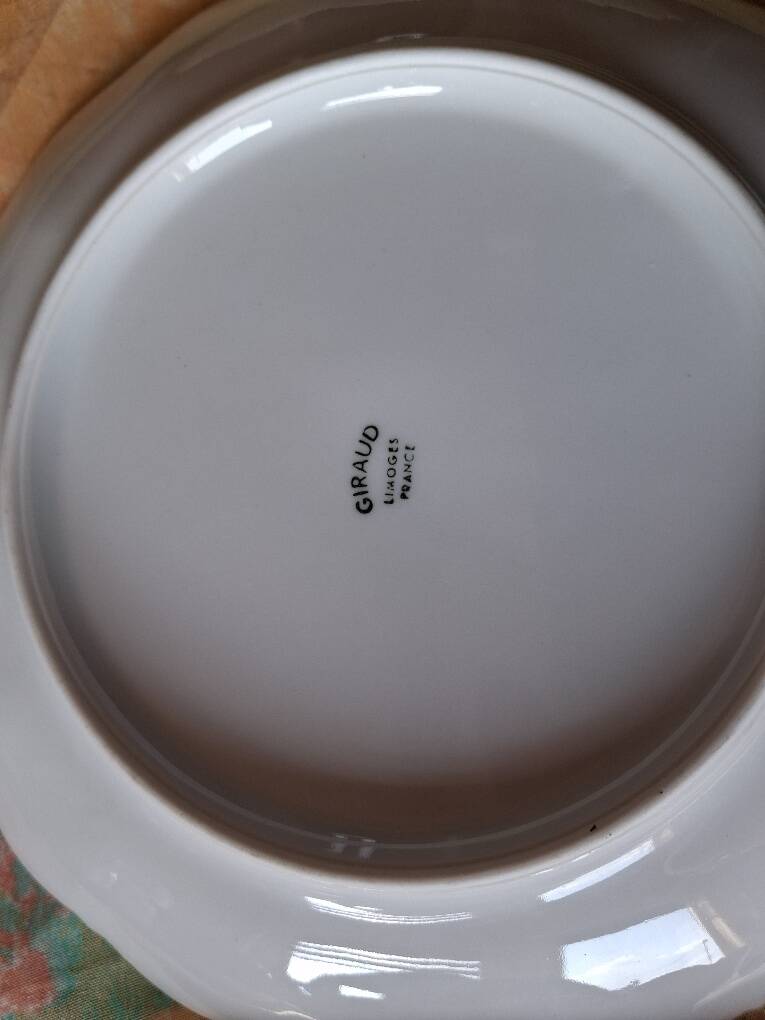 12 dessert plates in Limoges porcelain by Maison Giraud