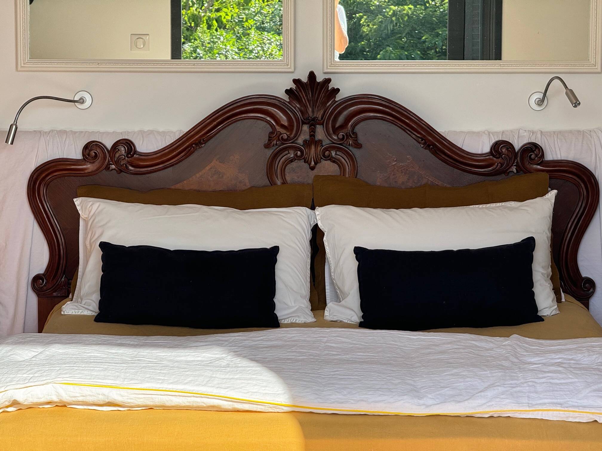 Antique headboard 160 cm