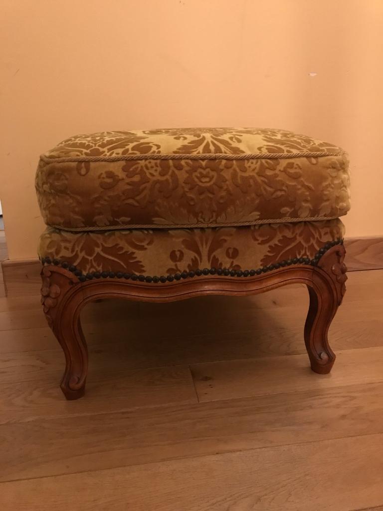 Pouf in gilded velvet and feet wood cherry style louis xv