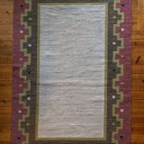 Tapis à tissage plat Röllakan rose et blanc moderne scandinave, Suède, années 1960.