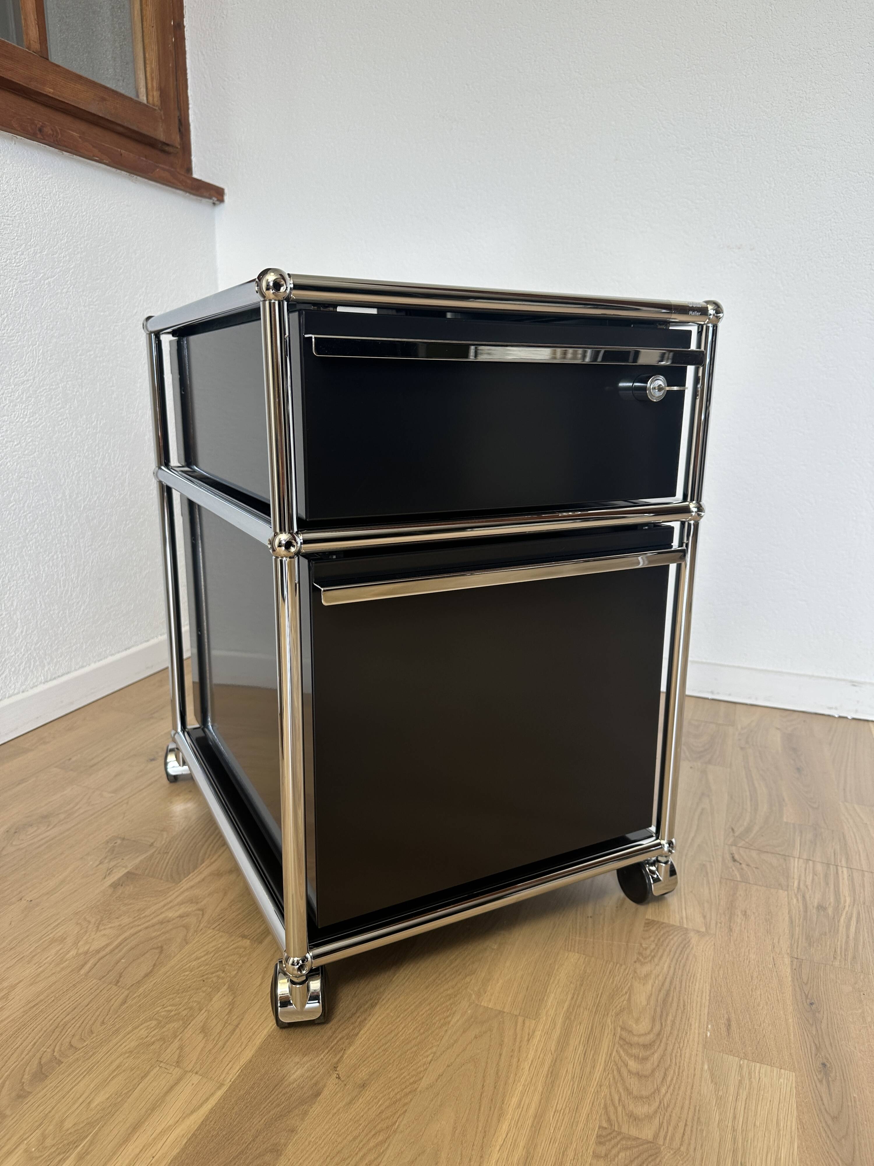 USM Haller mobile cabinet in Graphite Black