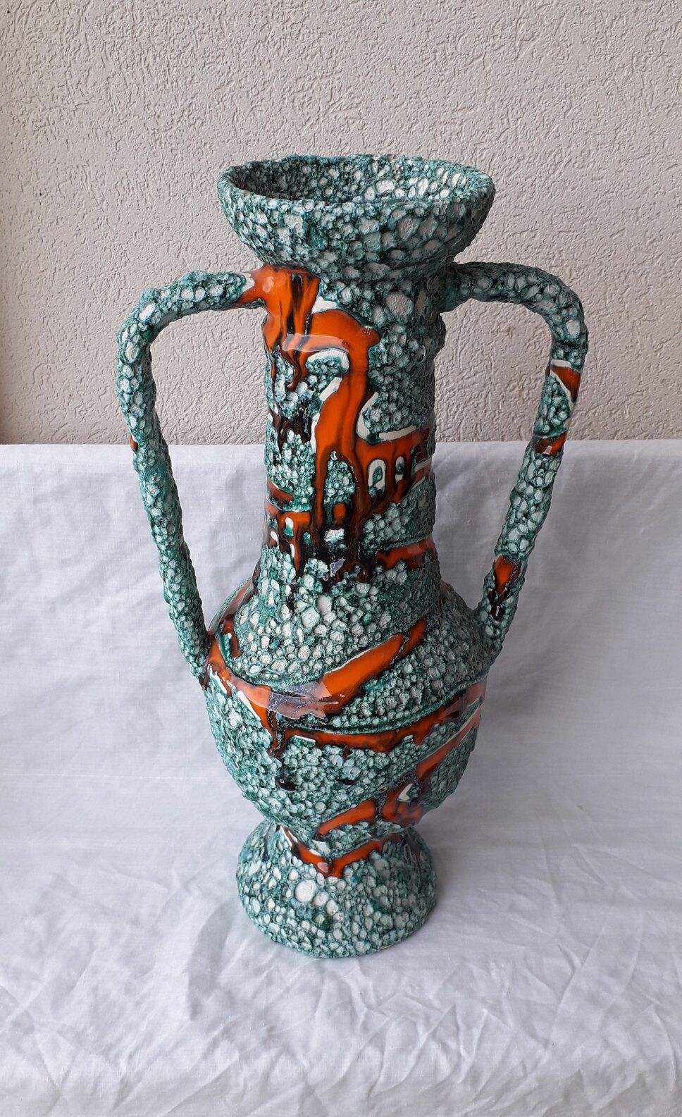 Vase Vallauris fat lava