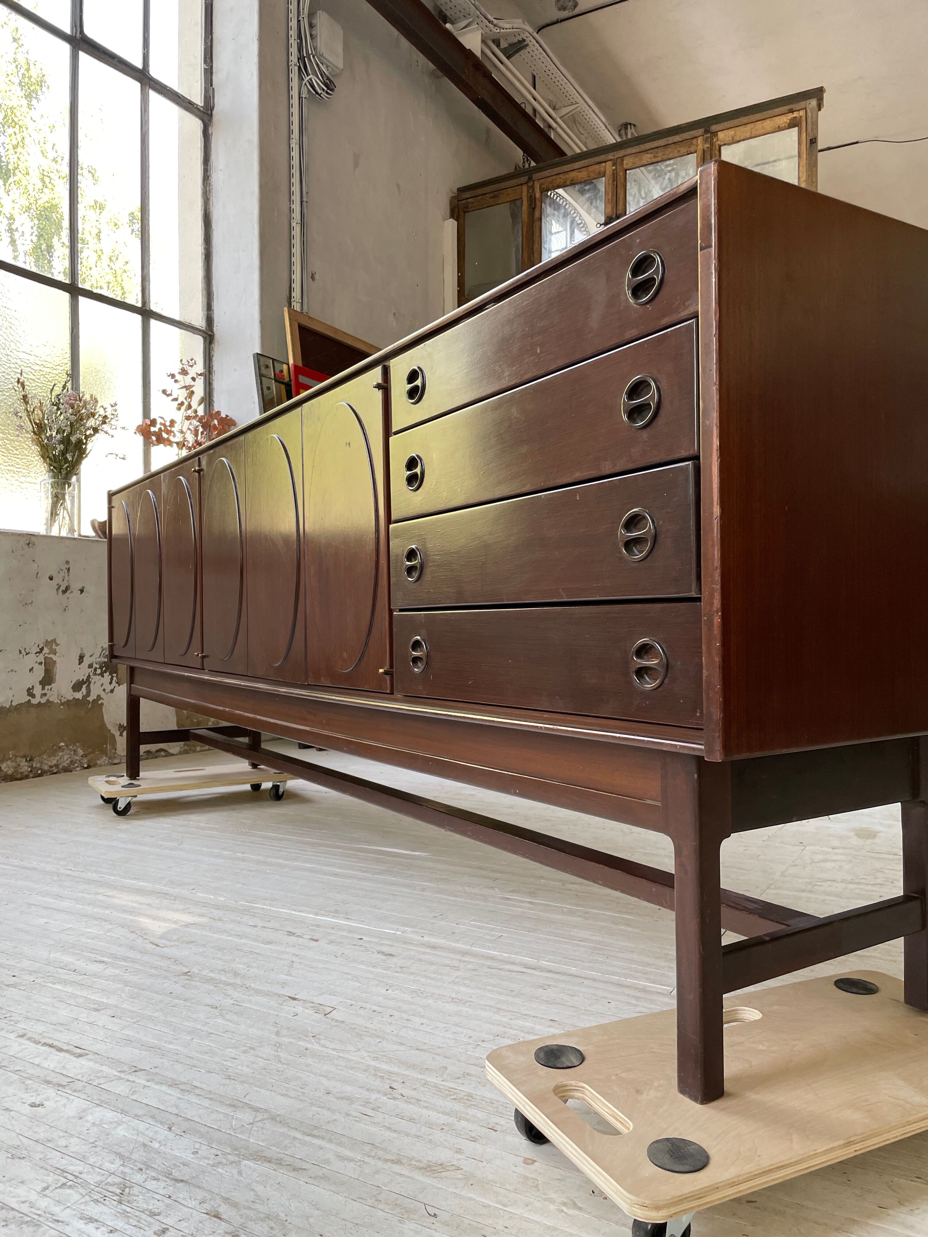 Walnut row Roche Bobois 240 cm