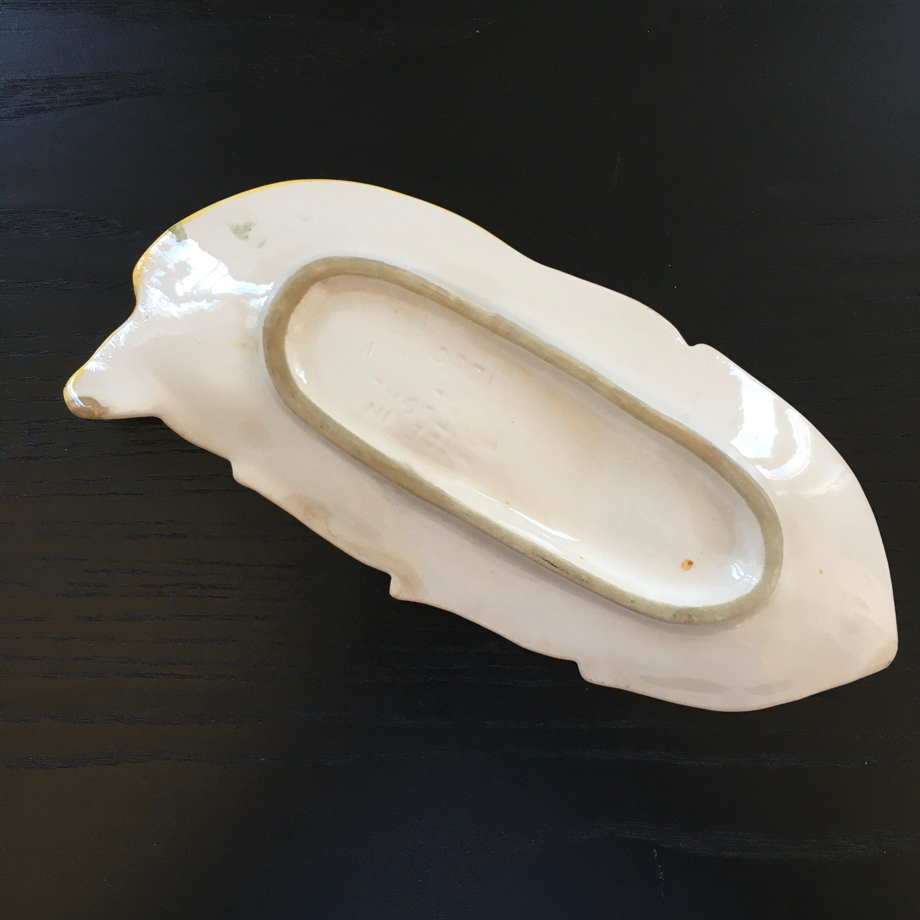 Banana-shaped slipcase in slipcase