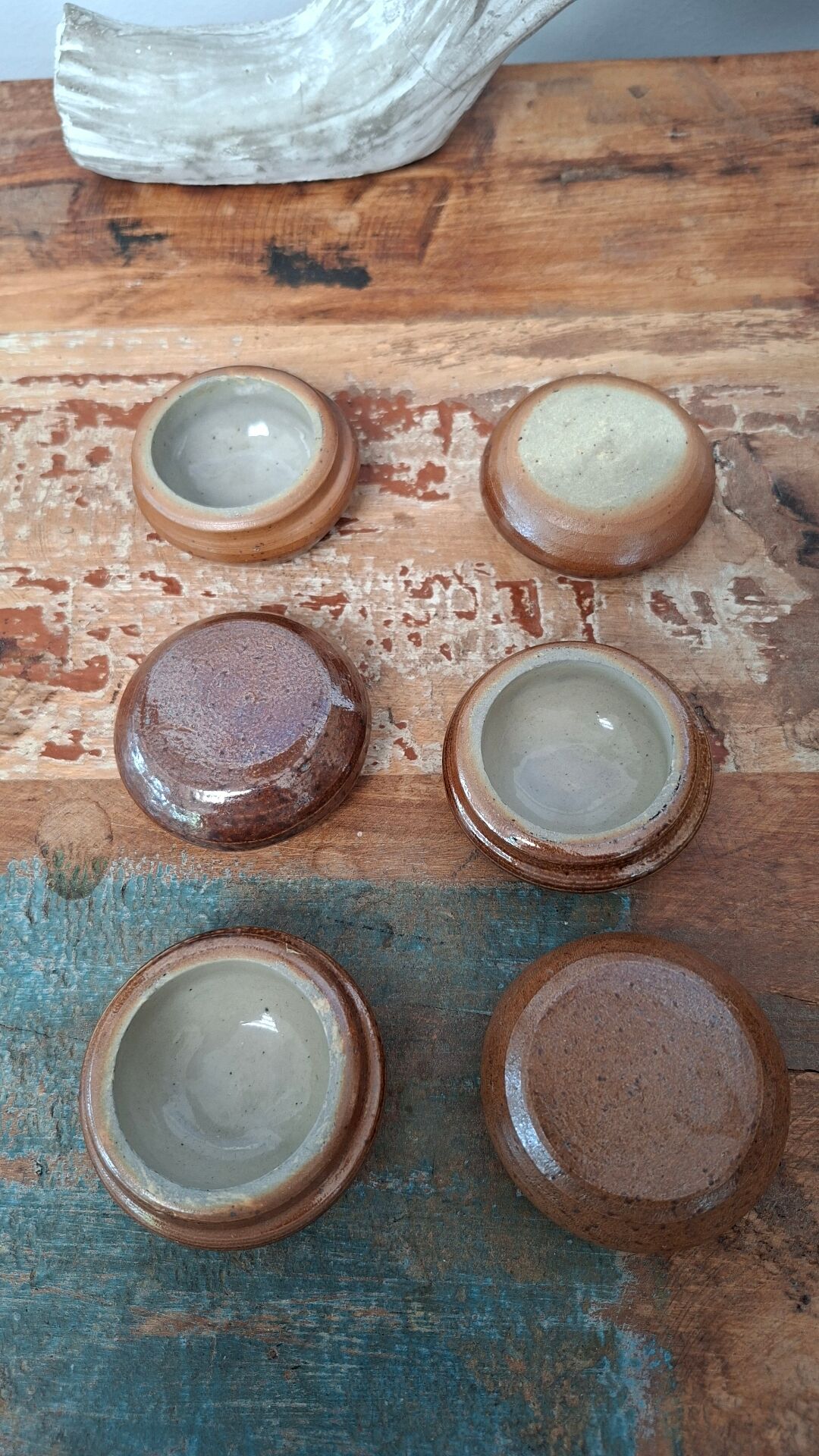 Petits pots a beurre en grés