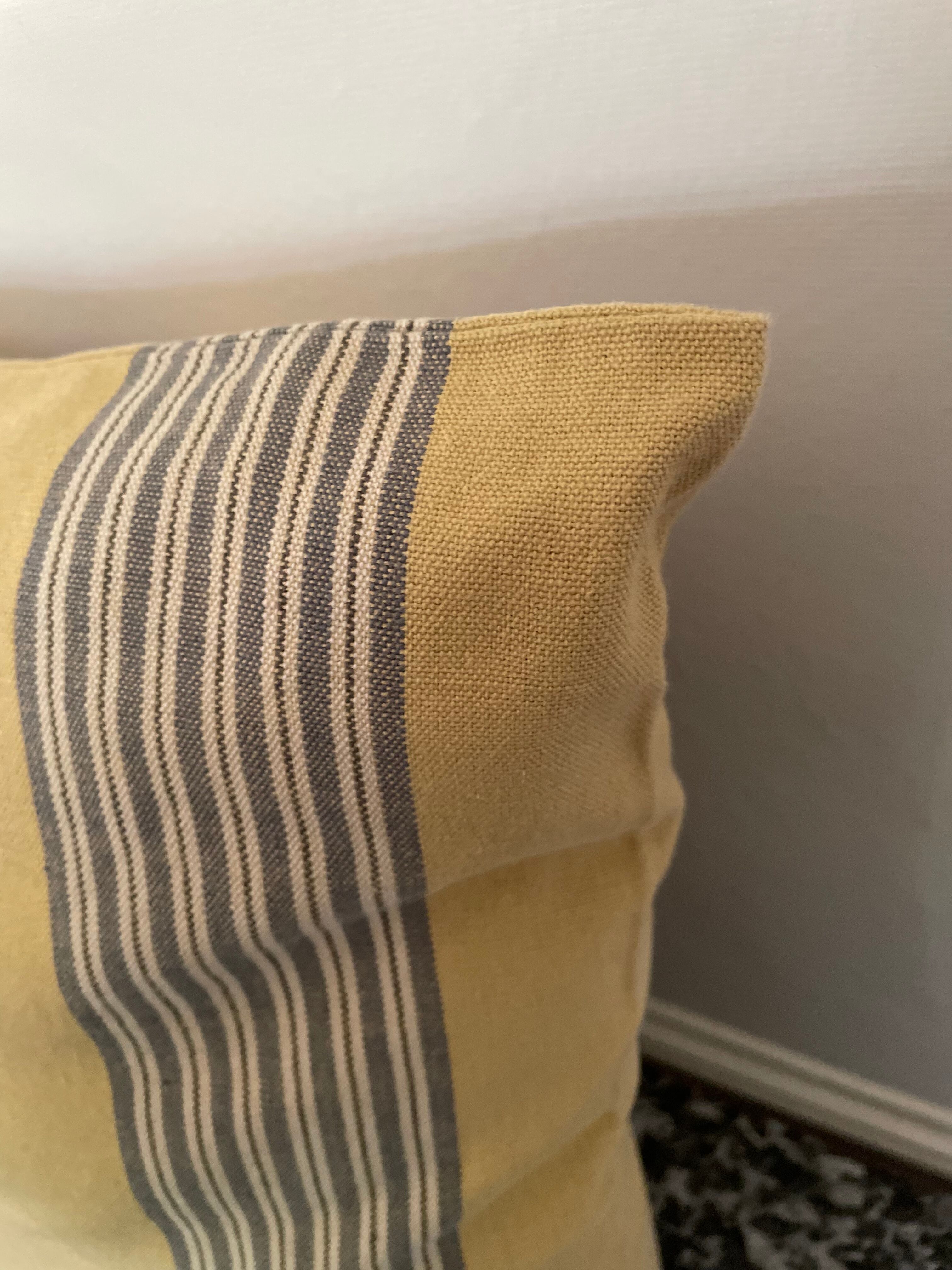 Coussin rayé