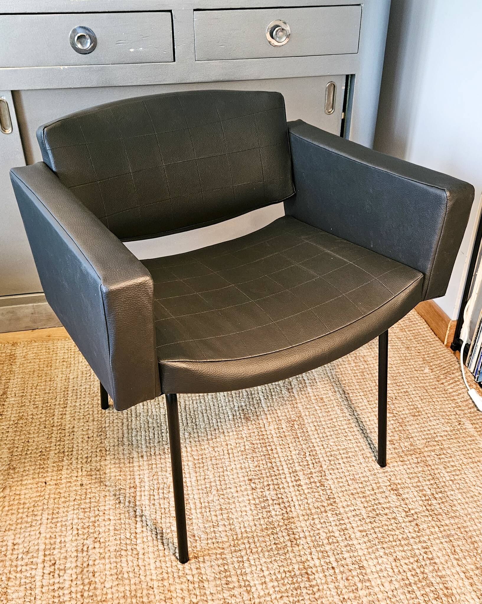Fauteuil « Conseil » de Pierre Guariche 1960