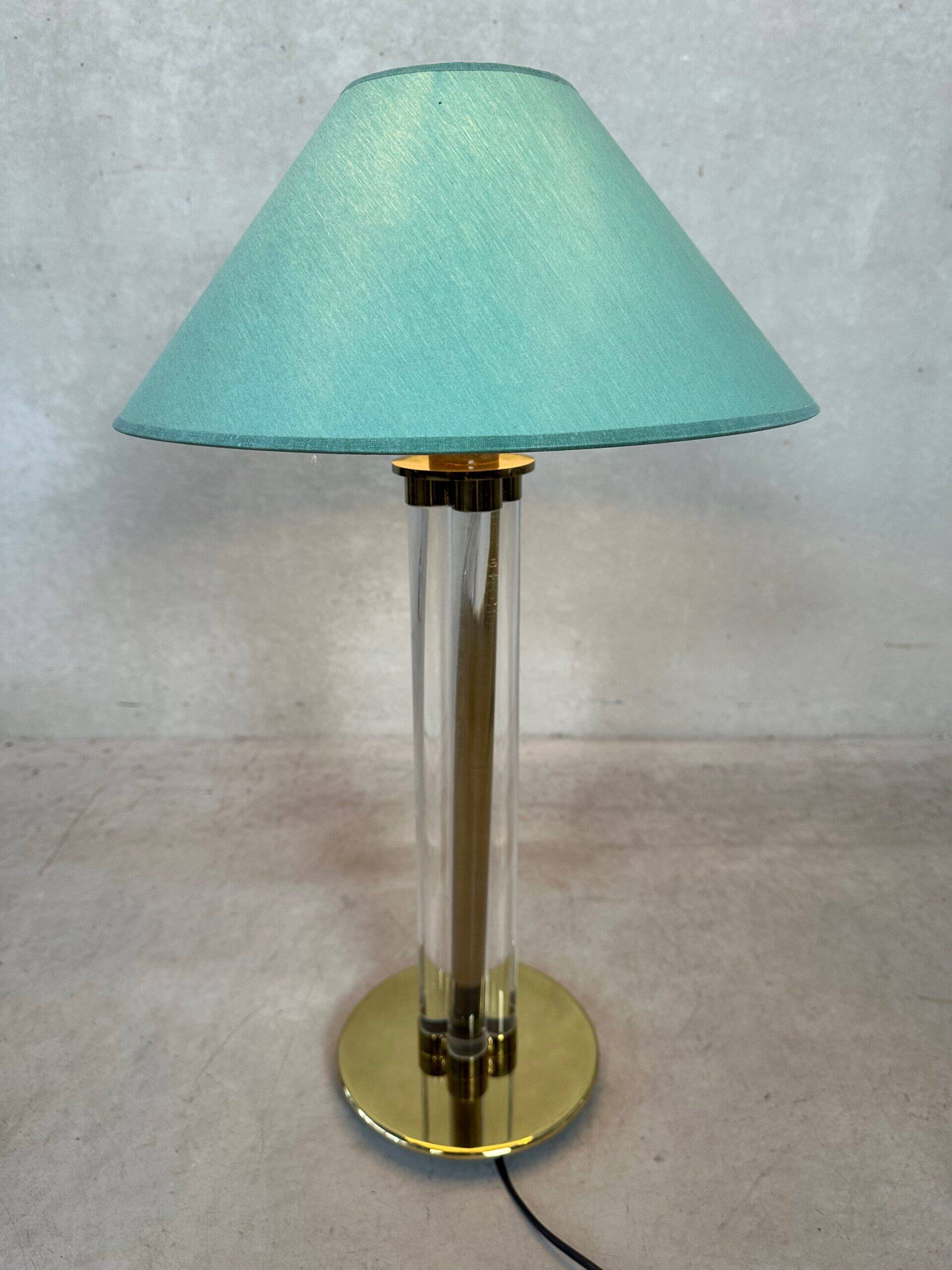 Vintage Hollywood Regency table lamp – brass and perspex
