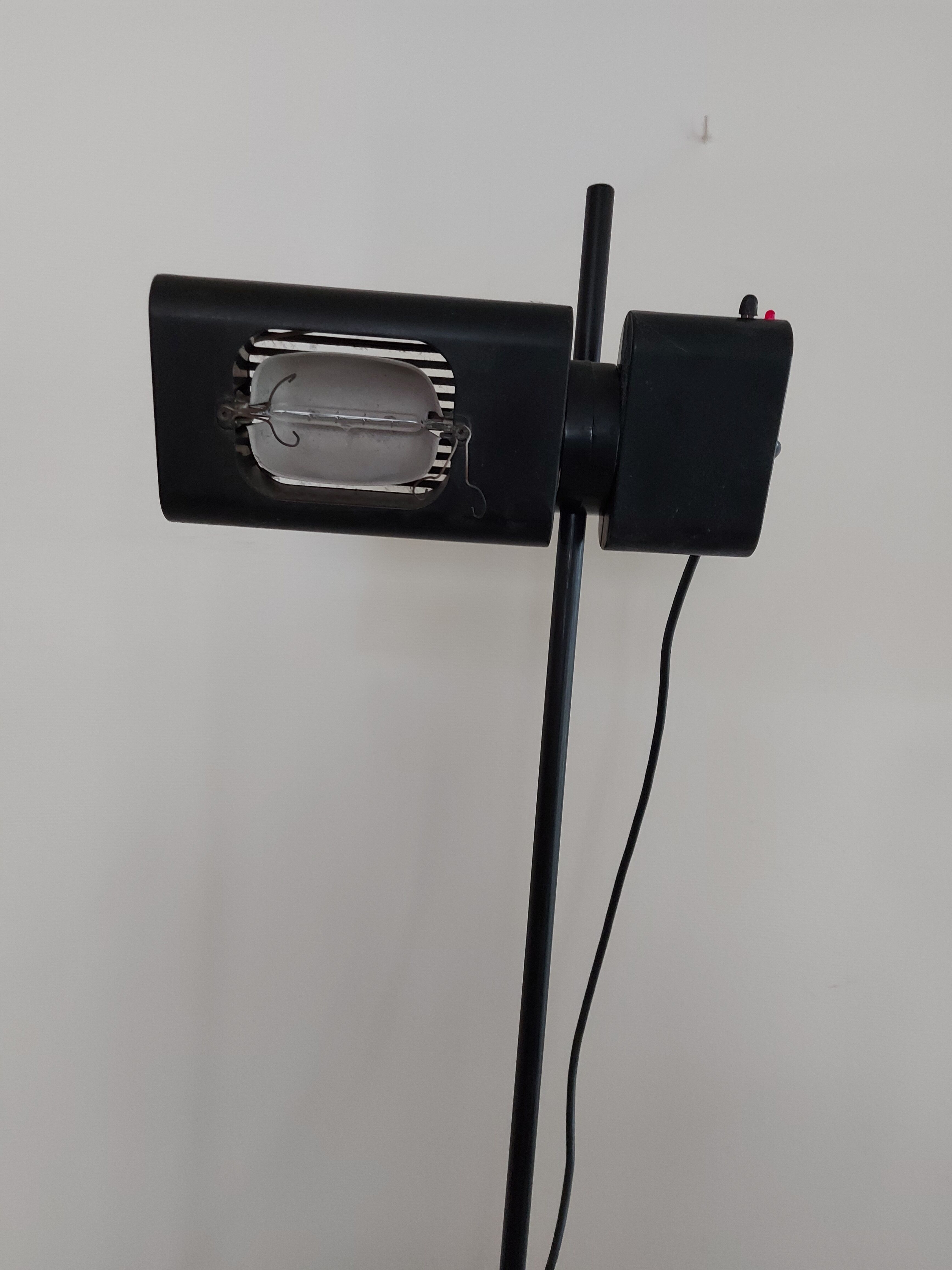 Gismondi lamppost for Artemide model Aton Terra