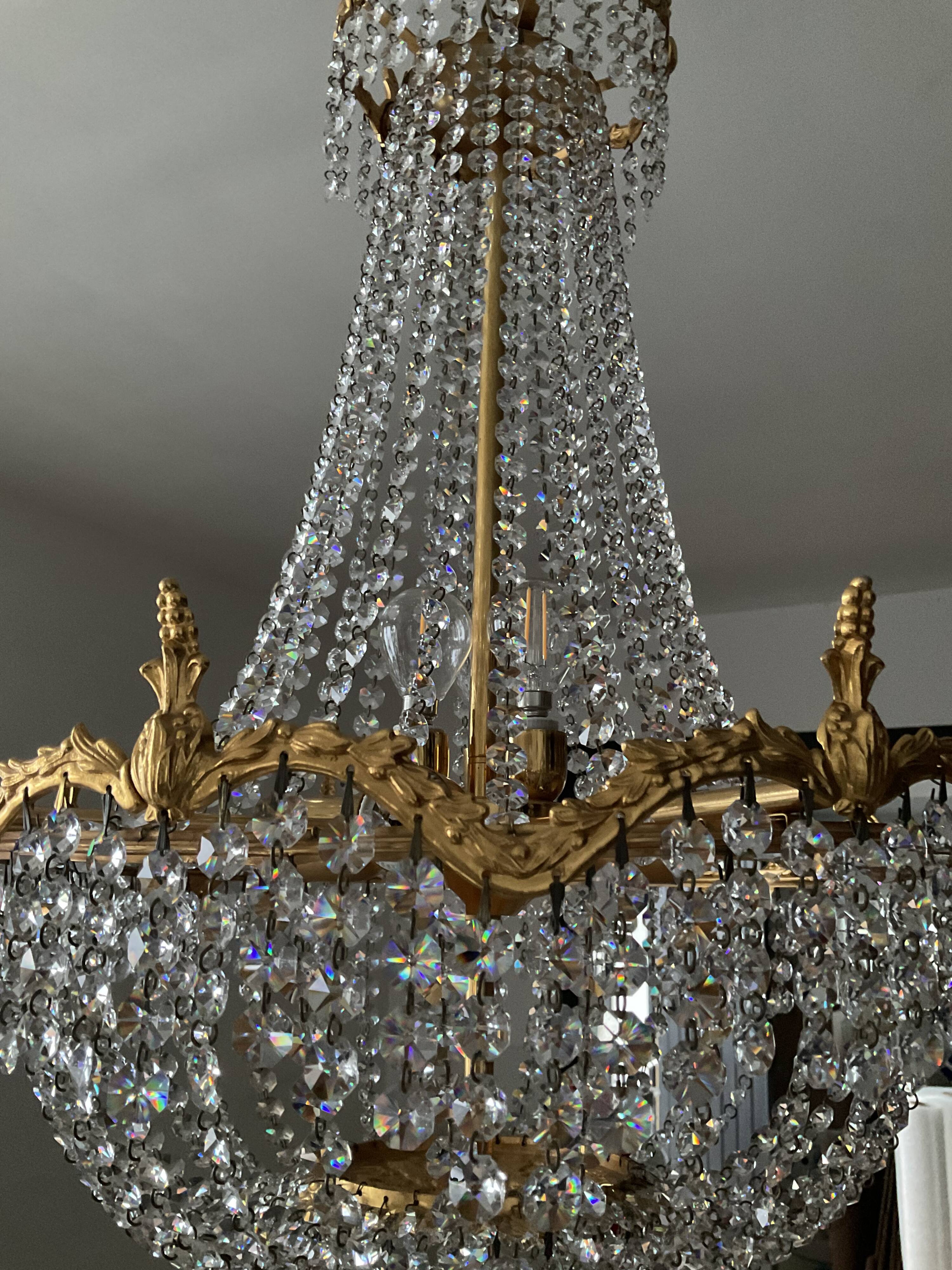 Balloon chandelier in bronze and crystal pendants