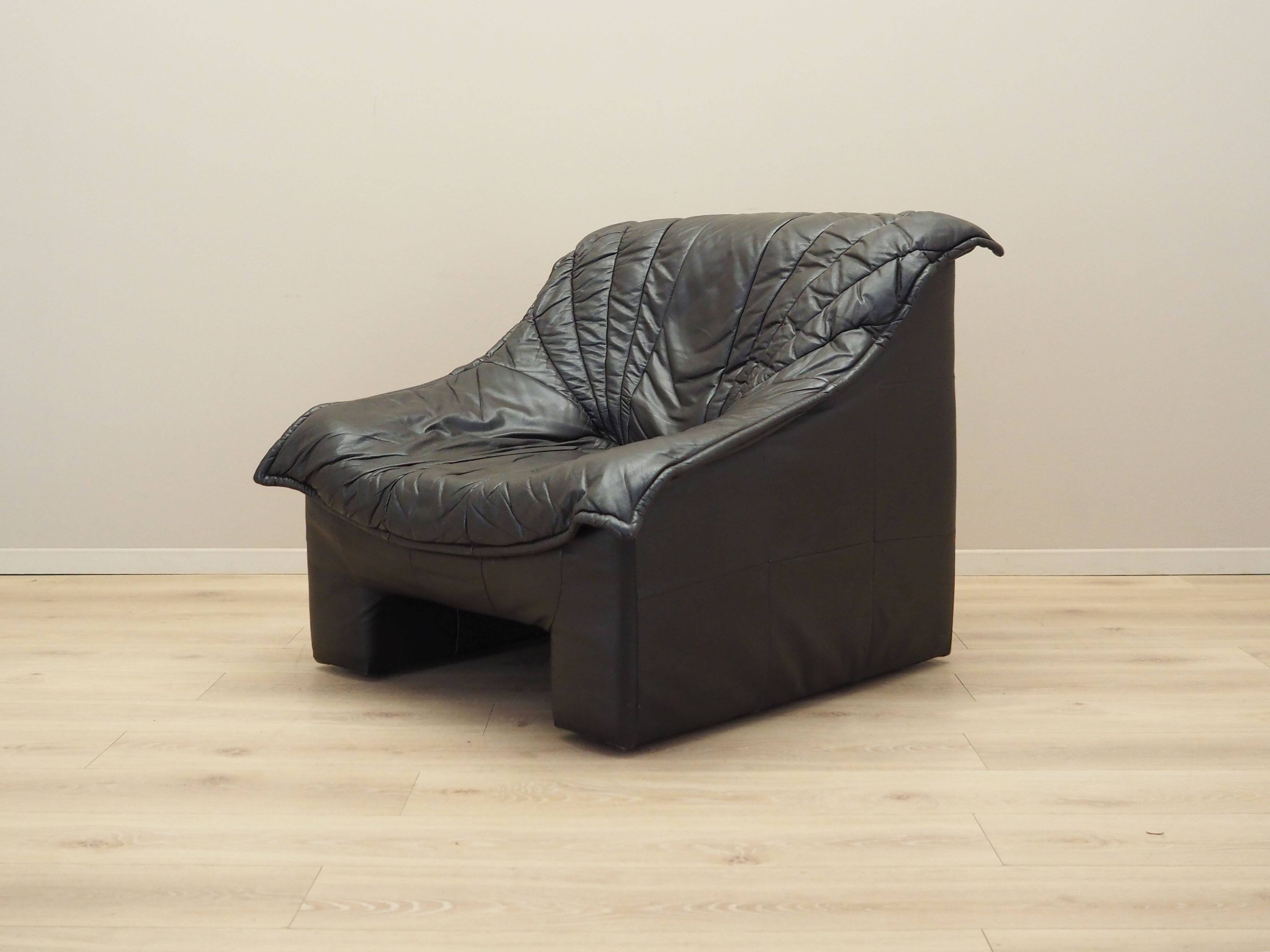 Fauteuil en cuir, design italien, années 1960, production : Italie