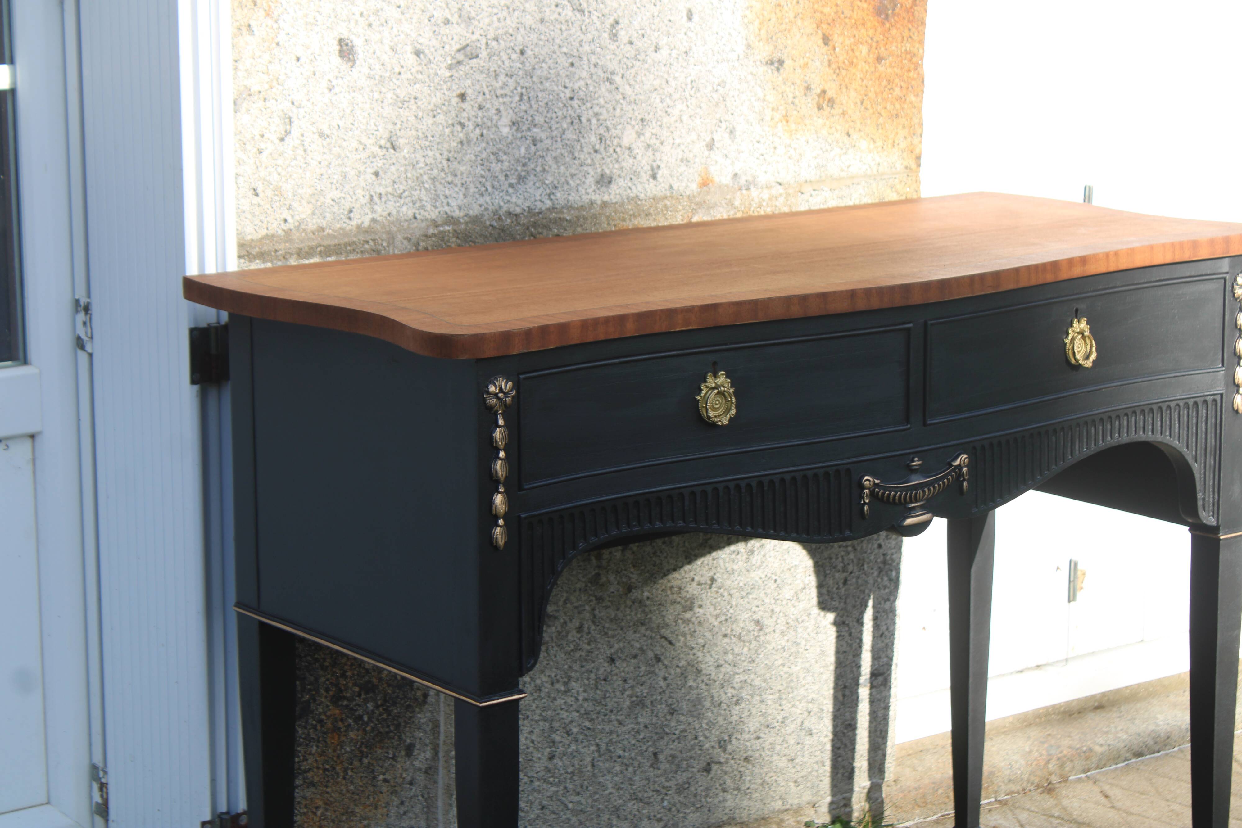 Restored antique console – Haussmannian elegance & velvet finish