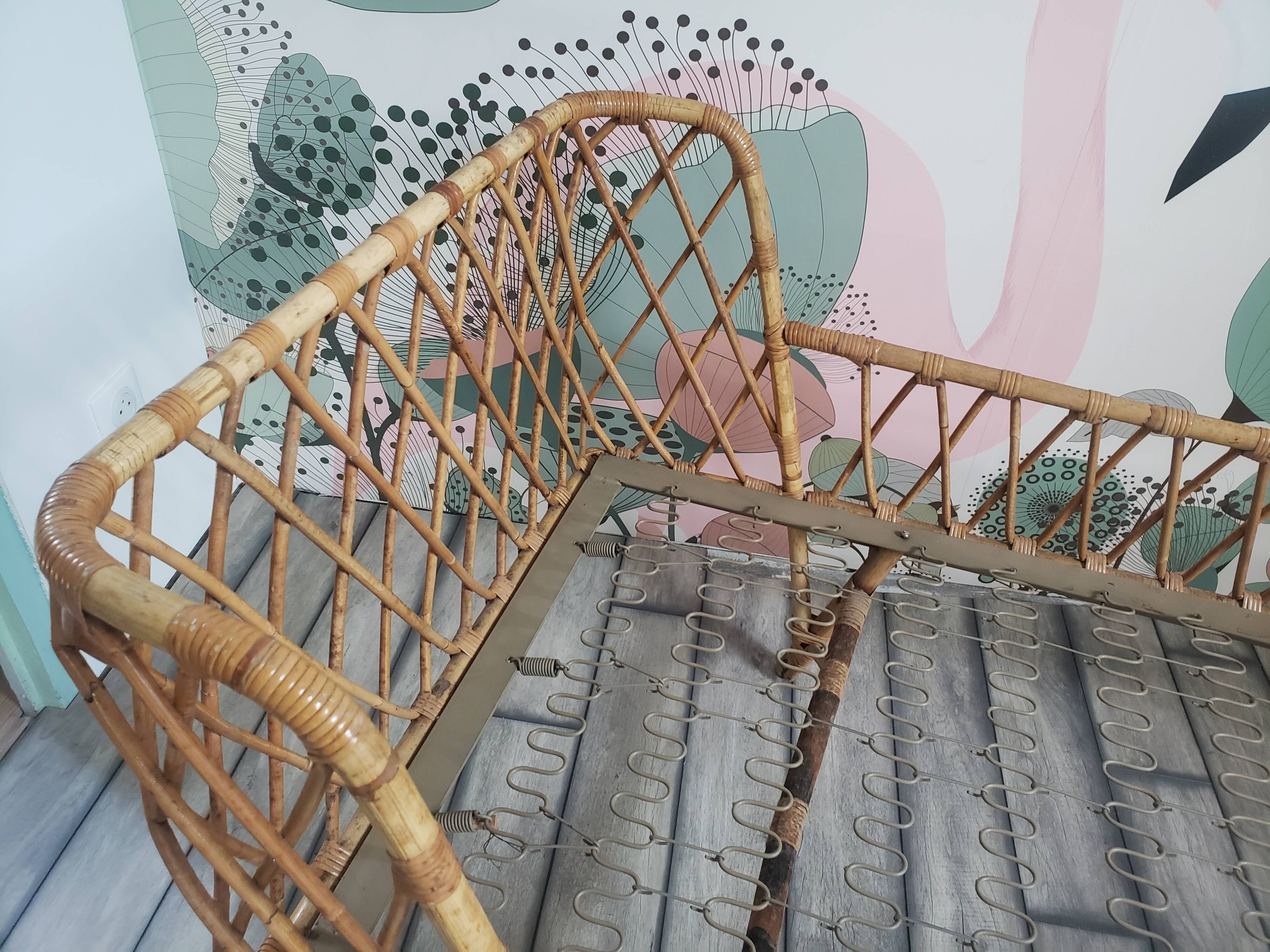 Vintage rattan child bed