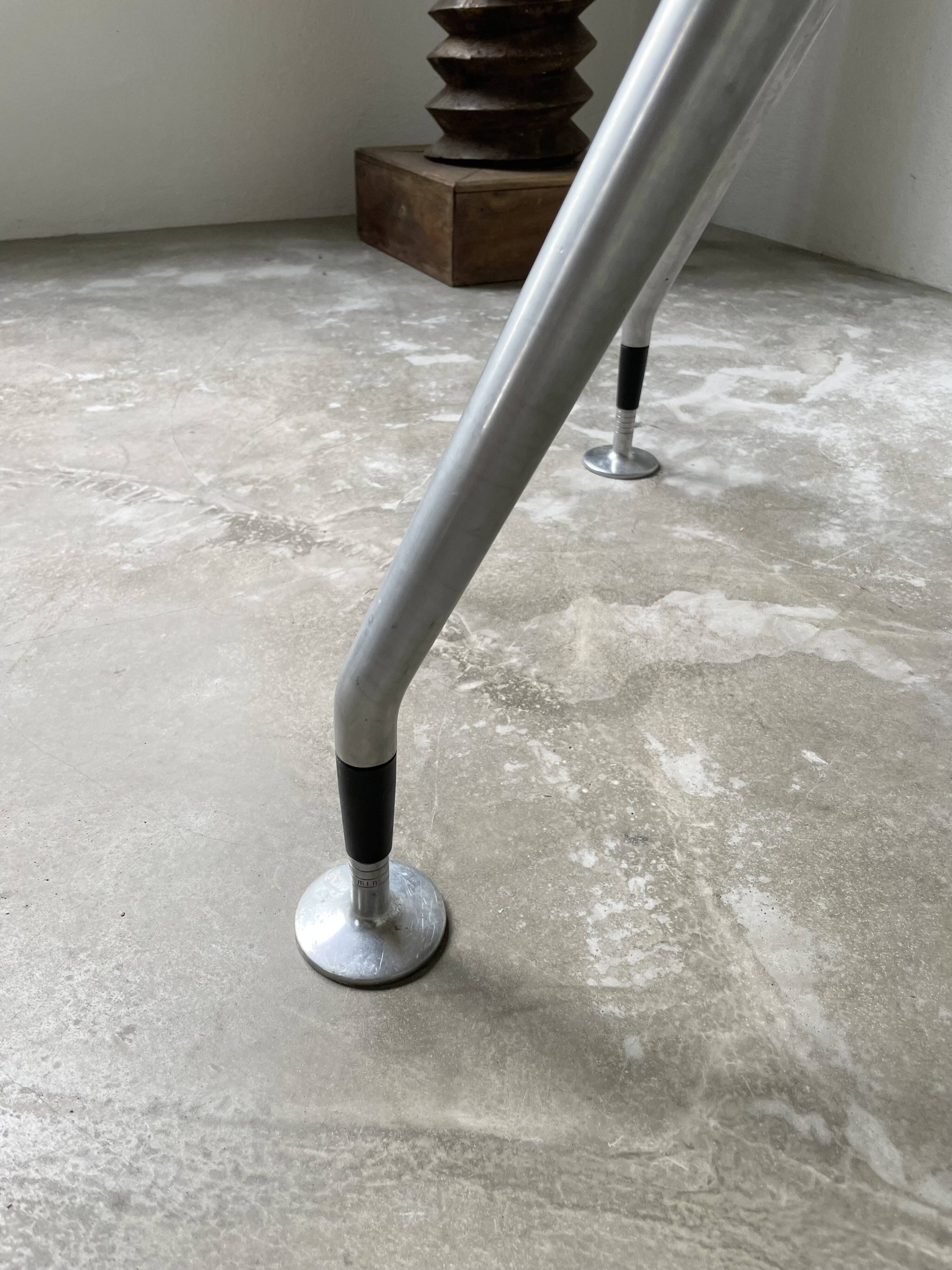 Tecno Nomos Round Table Brushed Metal