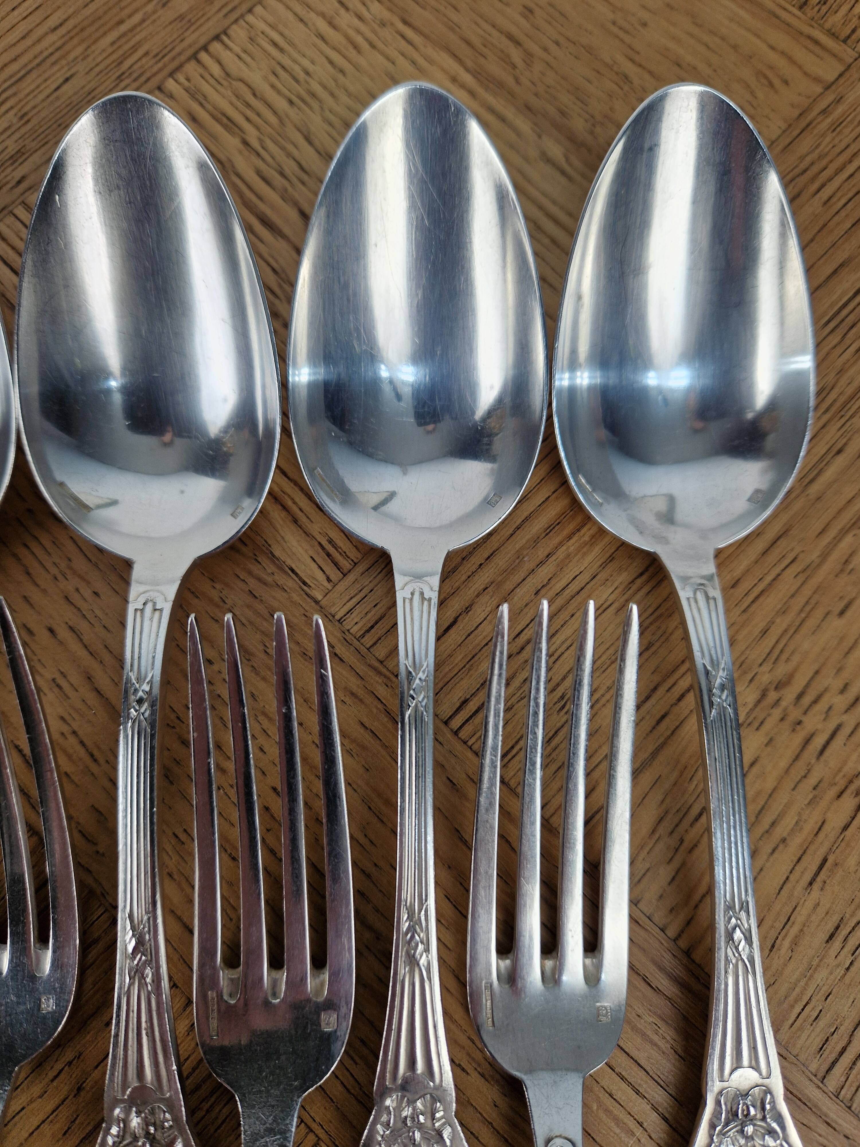 Tribaudeau silver-plated cutlery set "Blanc 84" for 24 place settings.