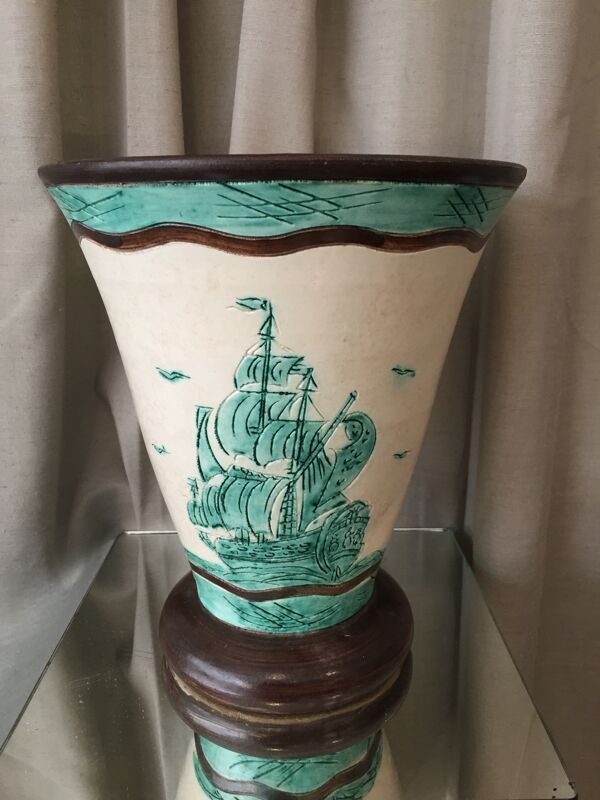 Vase en ceramique jerome massier vallauris decor navire