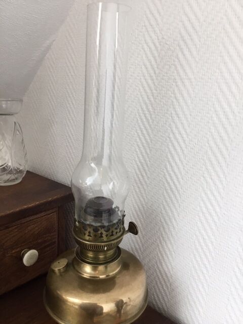 Lampe a petrole ancienne en  laiton type  matador 15