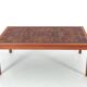 Grande table basse scandinave en marqueterie de bois debout