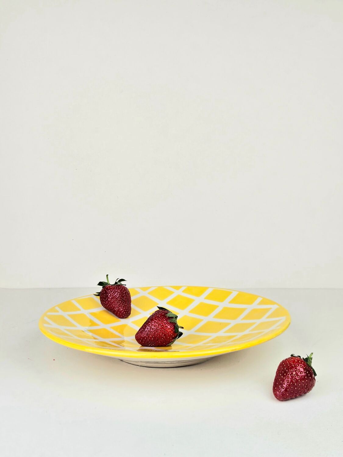 Large plate - Yellow tiles